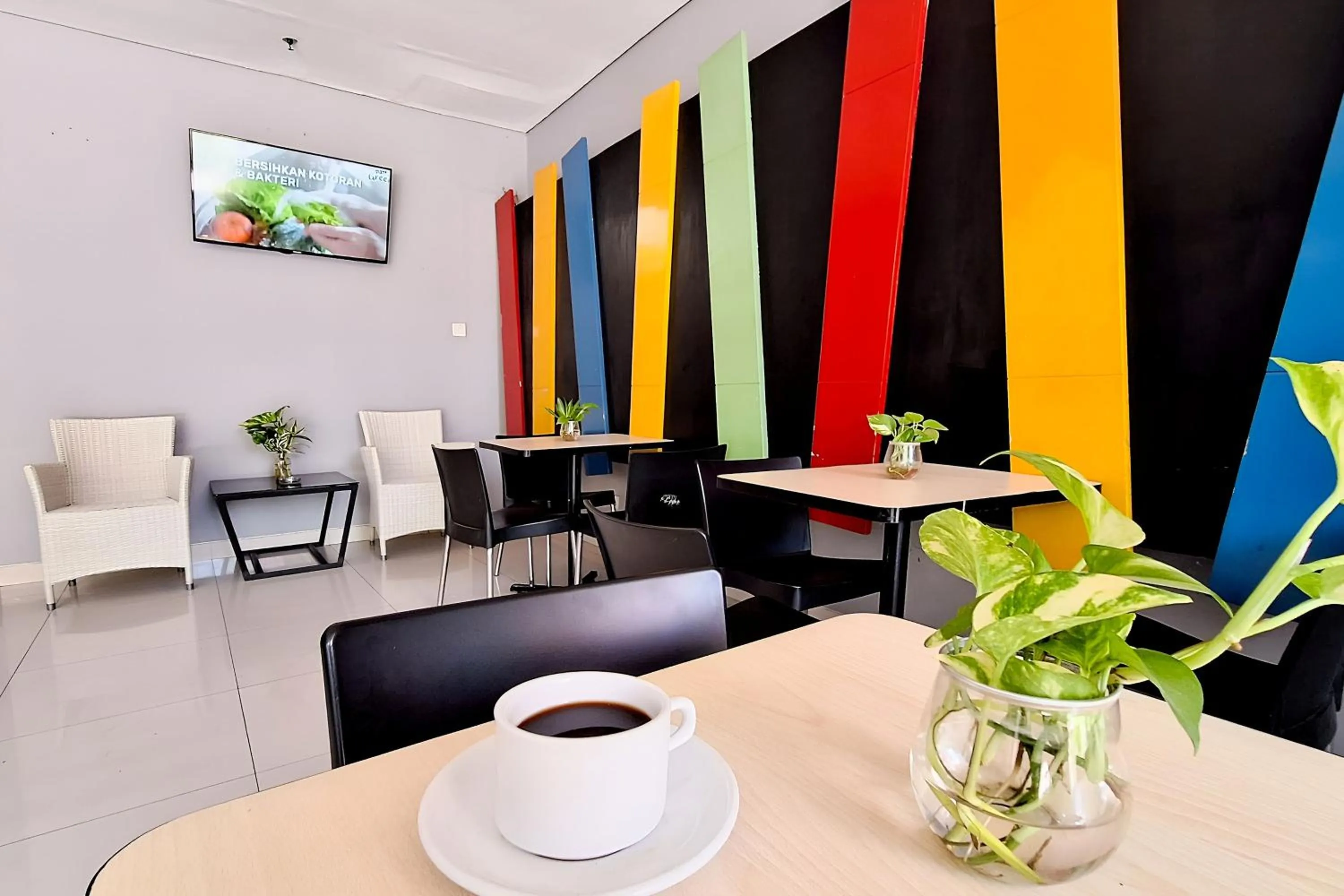 Lobby or reception in Amaris Hotel Panakkukang