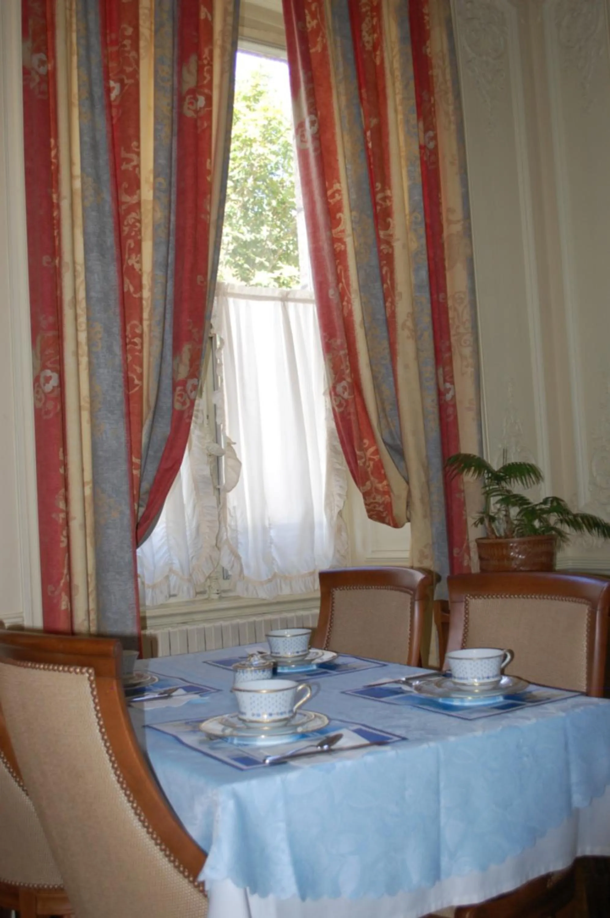 Breakfast in Logis Hotel L'europe