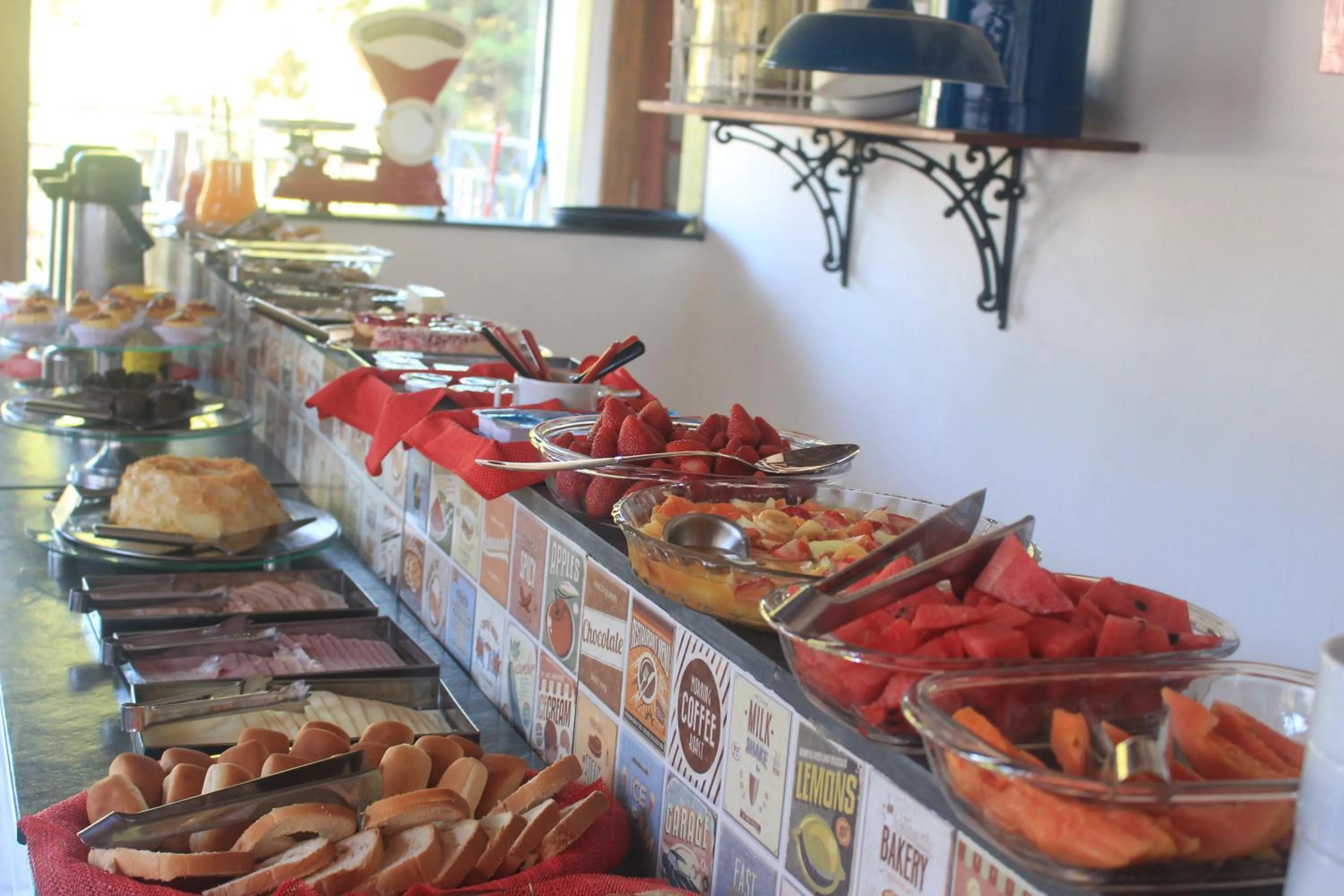 Food and drinks in Casarão da Ducha hotel concept