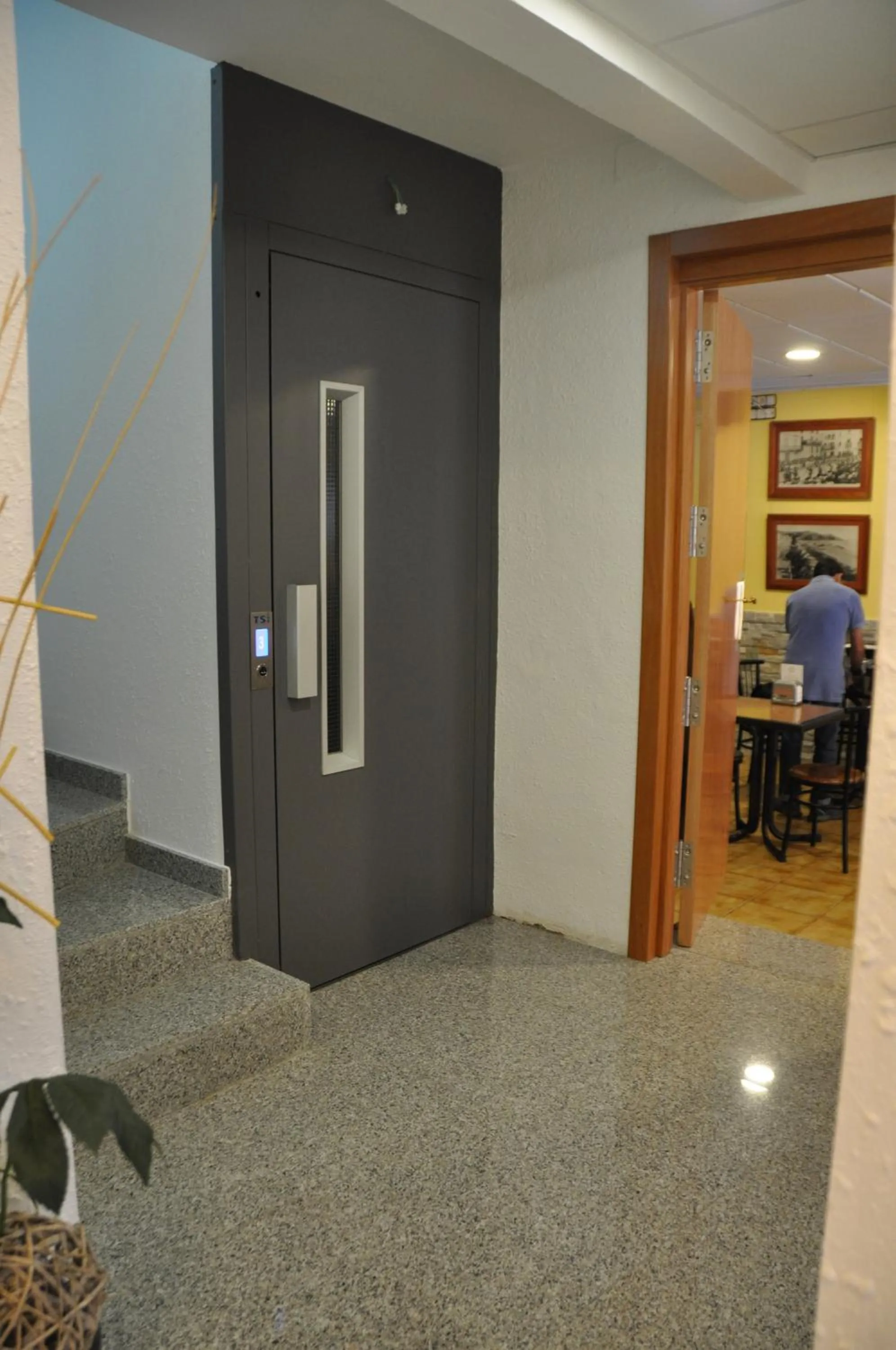 Property building in Hostal - Pensión El Amigo