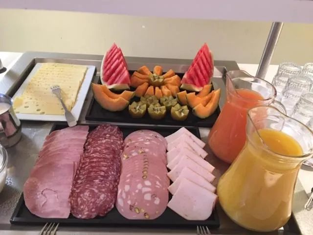 Food and drinks in Appart Hôtel Lyon Villemanzy