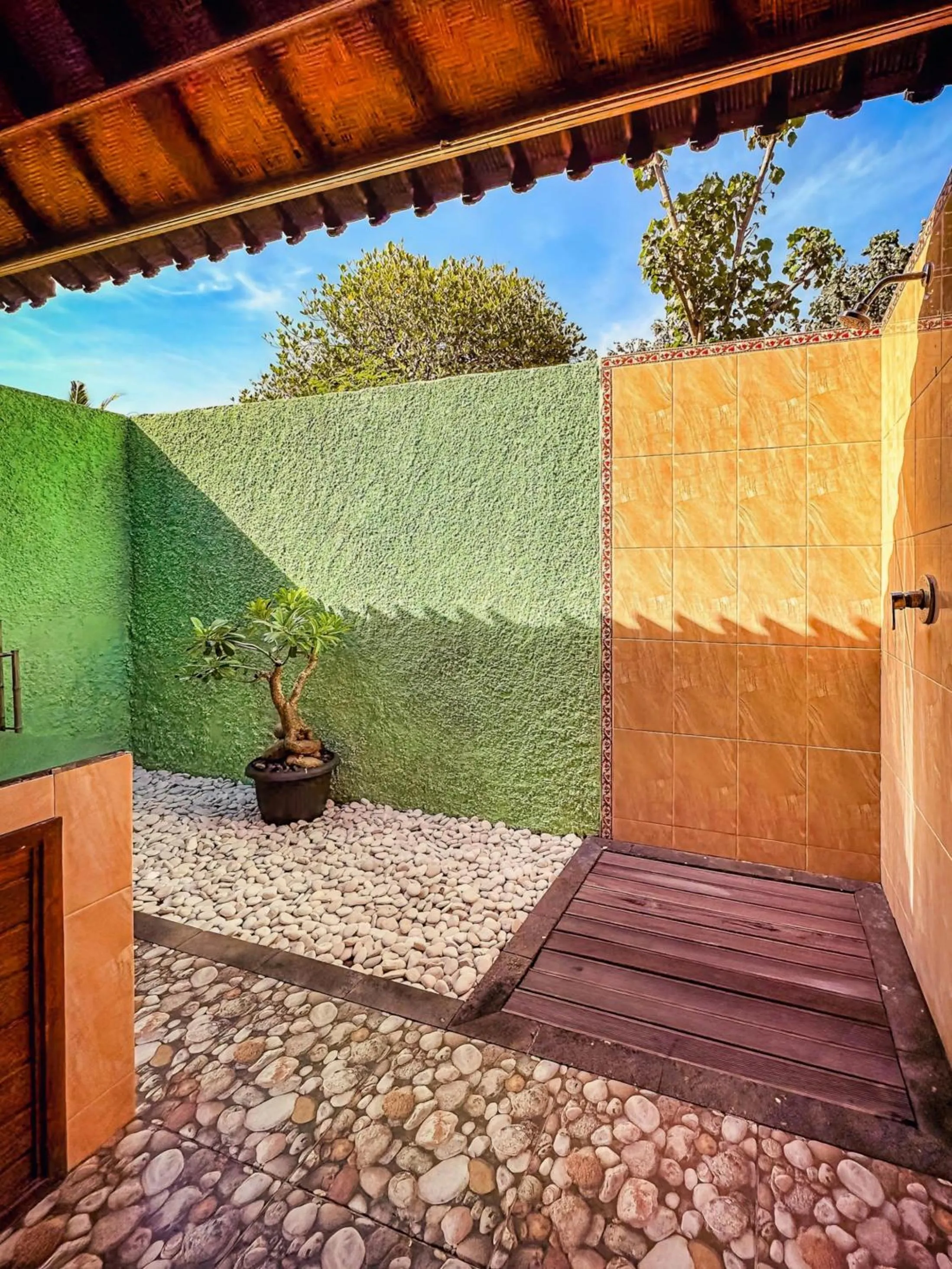 Bathroom in Island Garden Huts Lembongan