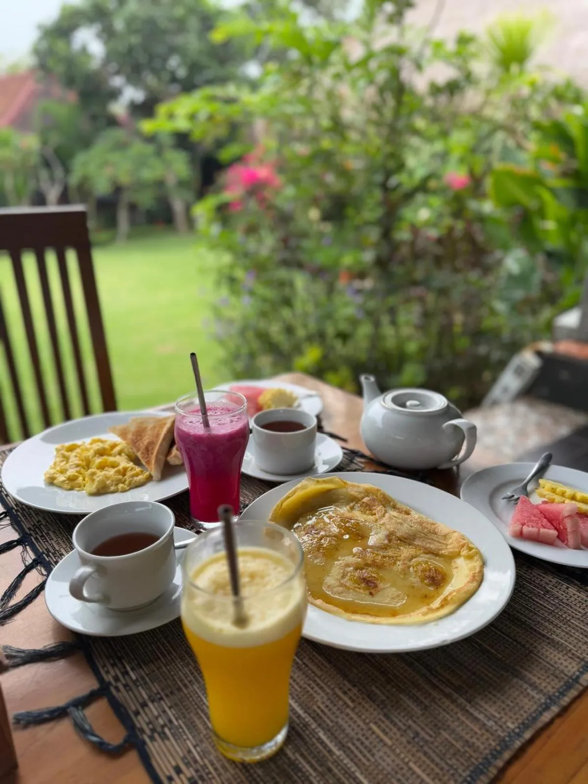 Restaurant/places to eat in Island Garden Huts Lembongan