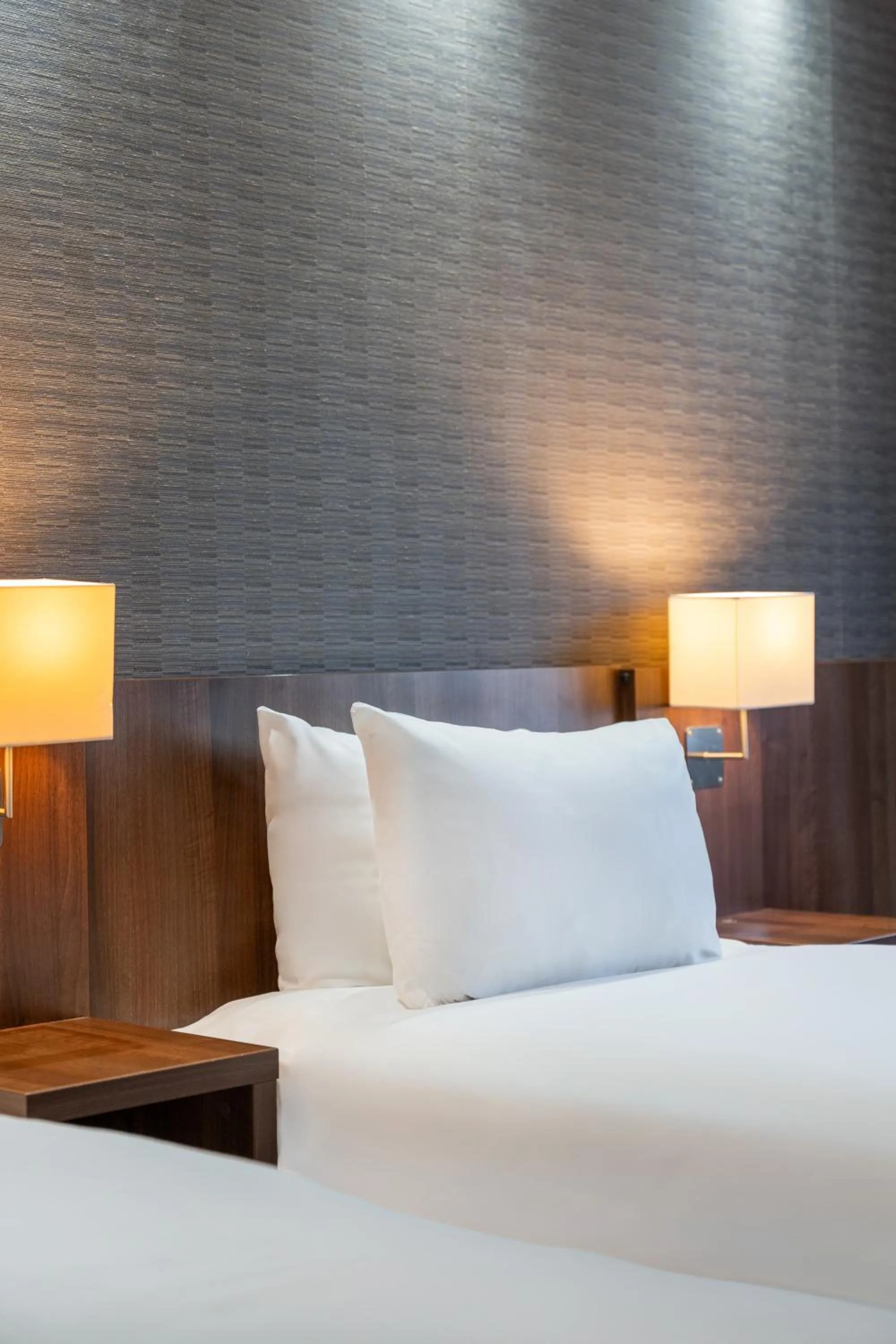 Bed in Holiday Inn Express Cambridge Duxford M11 Jct 10, an IHG Hotel