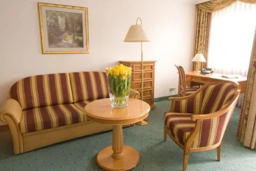 Seating area in Parkhotel am Taunus