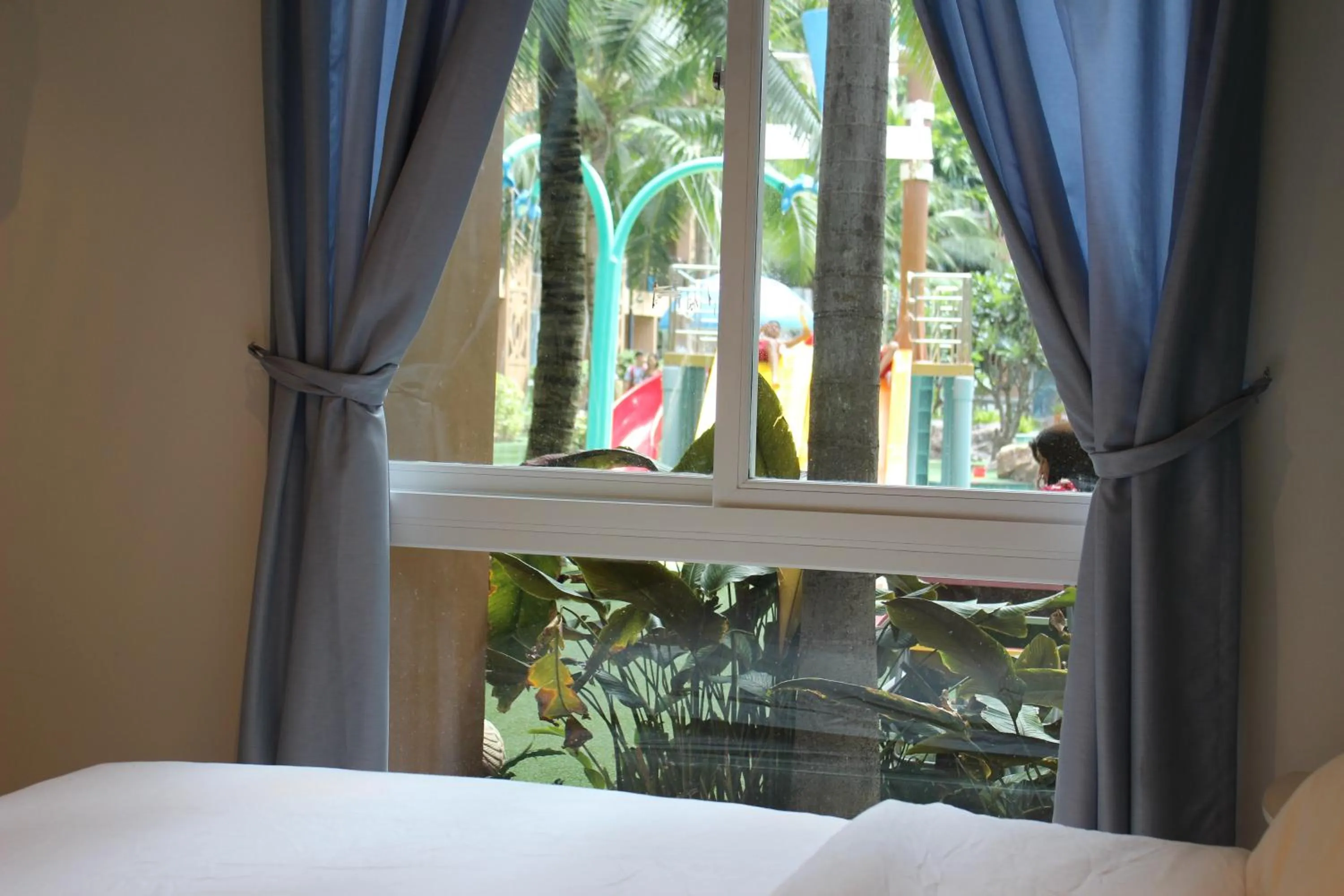 Bed in Atlantis Condo Resort Jomtien TLH