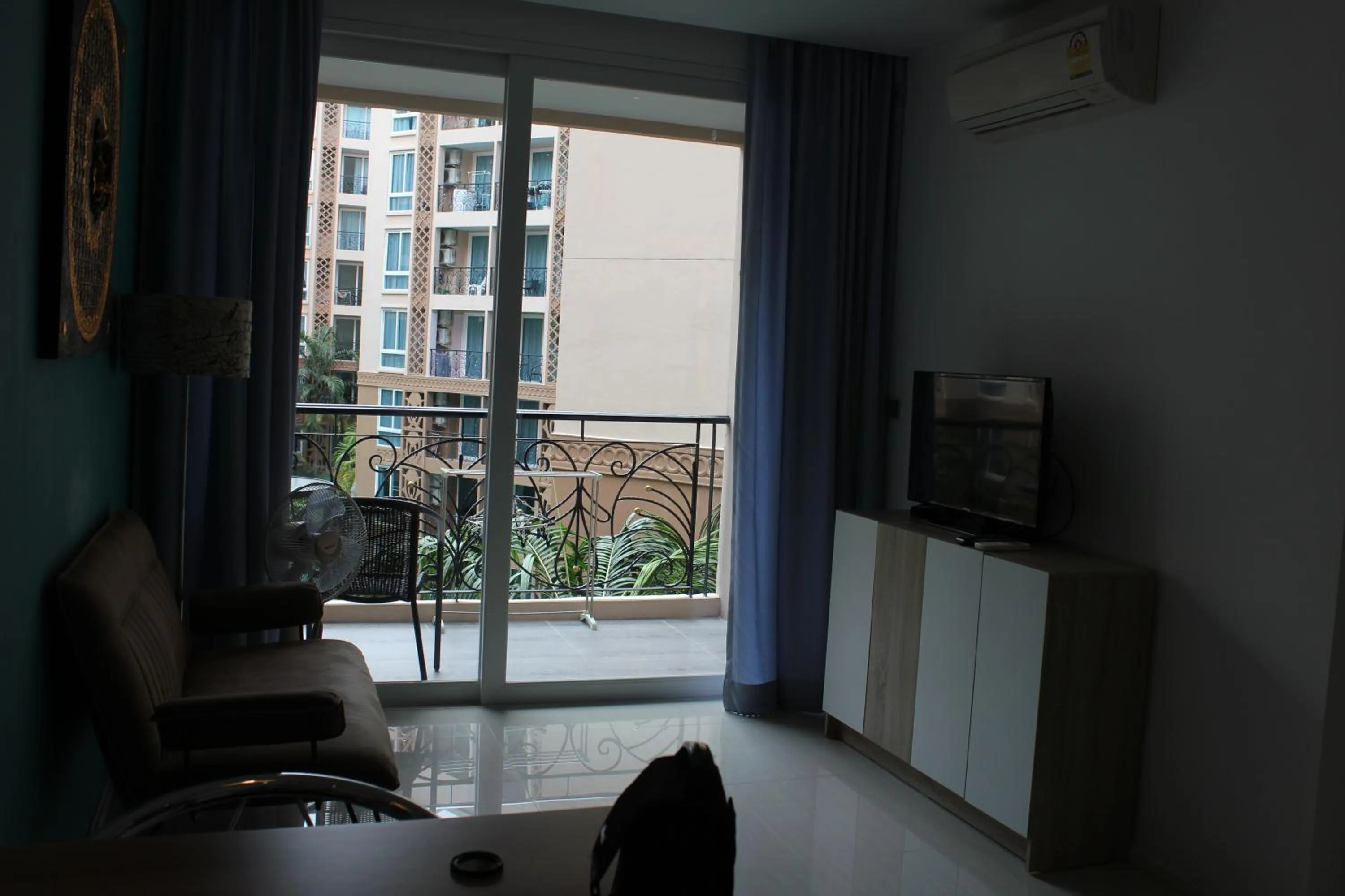 Living room in Atlantis Condo Resort Jomtien TLH