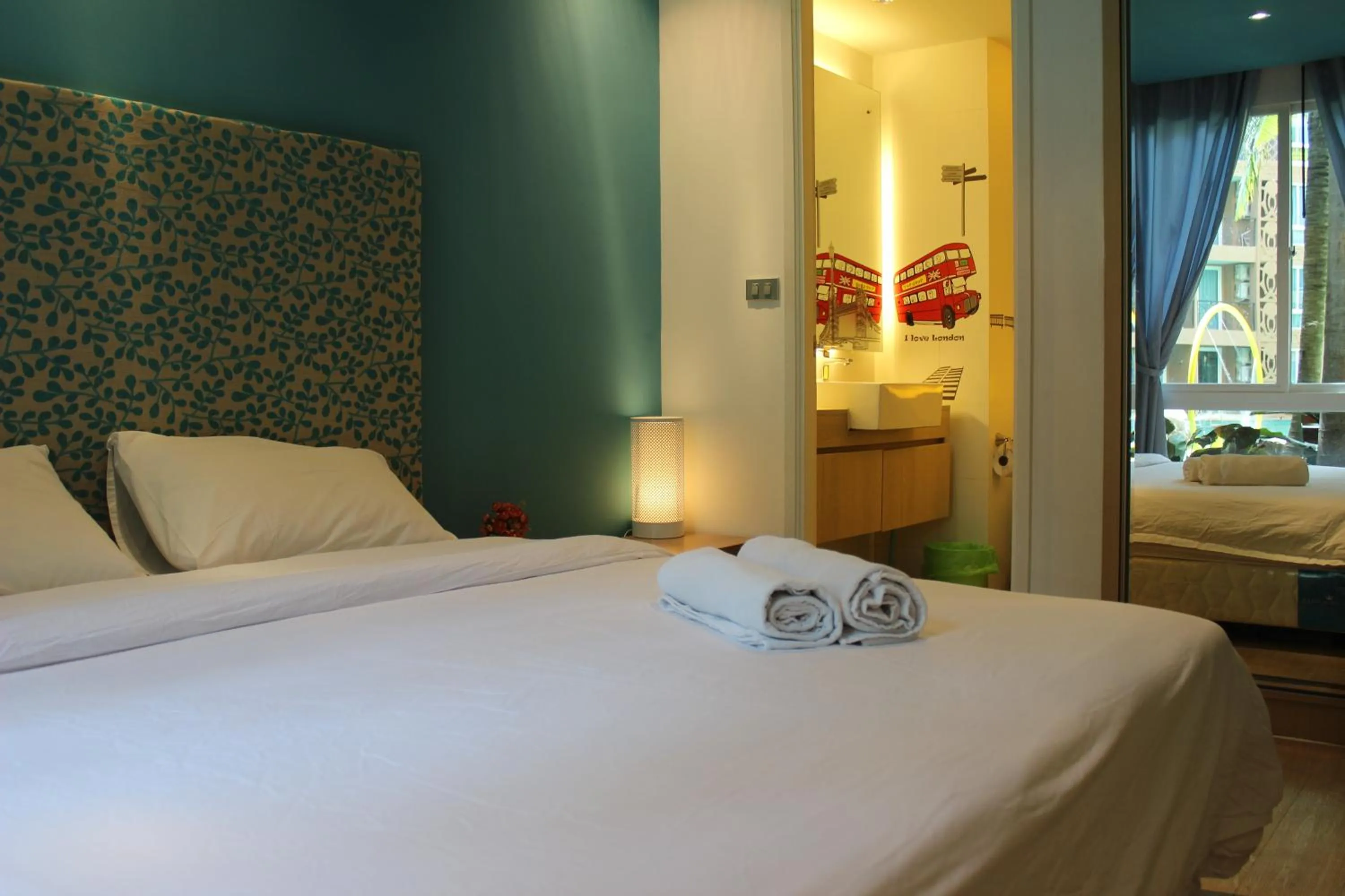 Bed in Atlantis Condo Resort Jomtien TLH