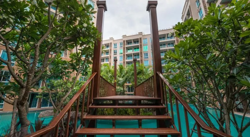 Swimming pool in Atlantis Condo Resort Jomtien TLH