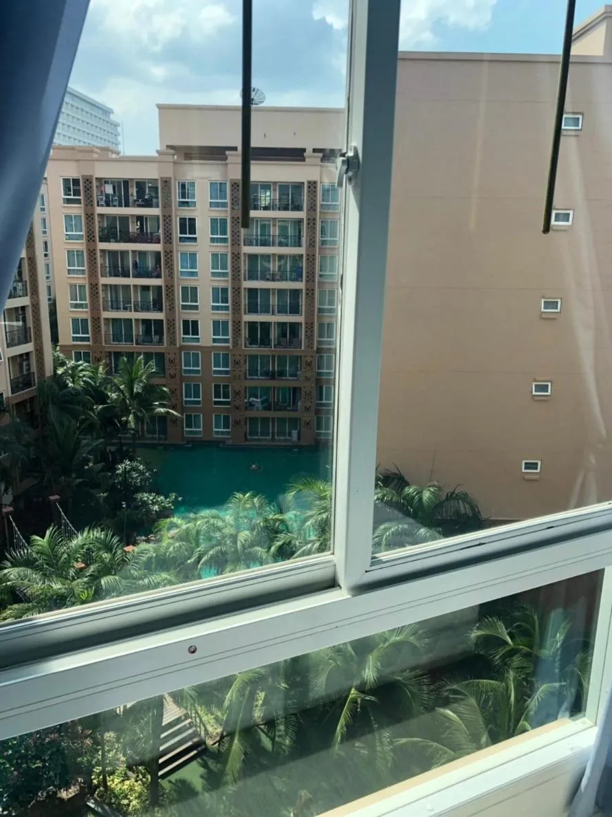 Pool view in Atlantis Condo Resort Jomtien TLH