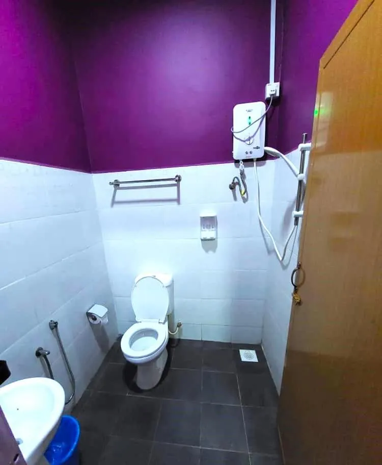 Shower in Taman Negara River View Lodge