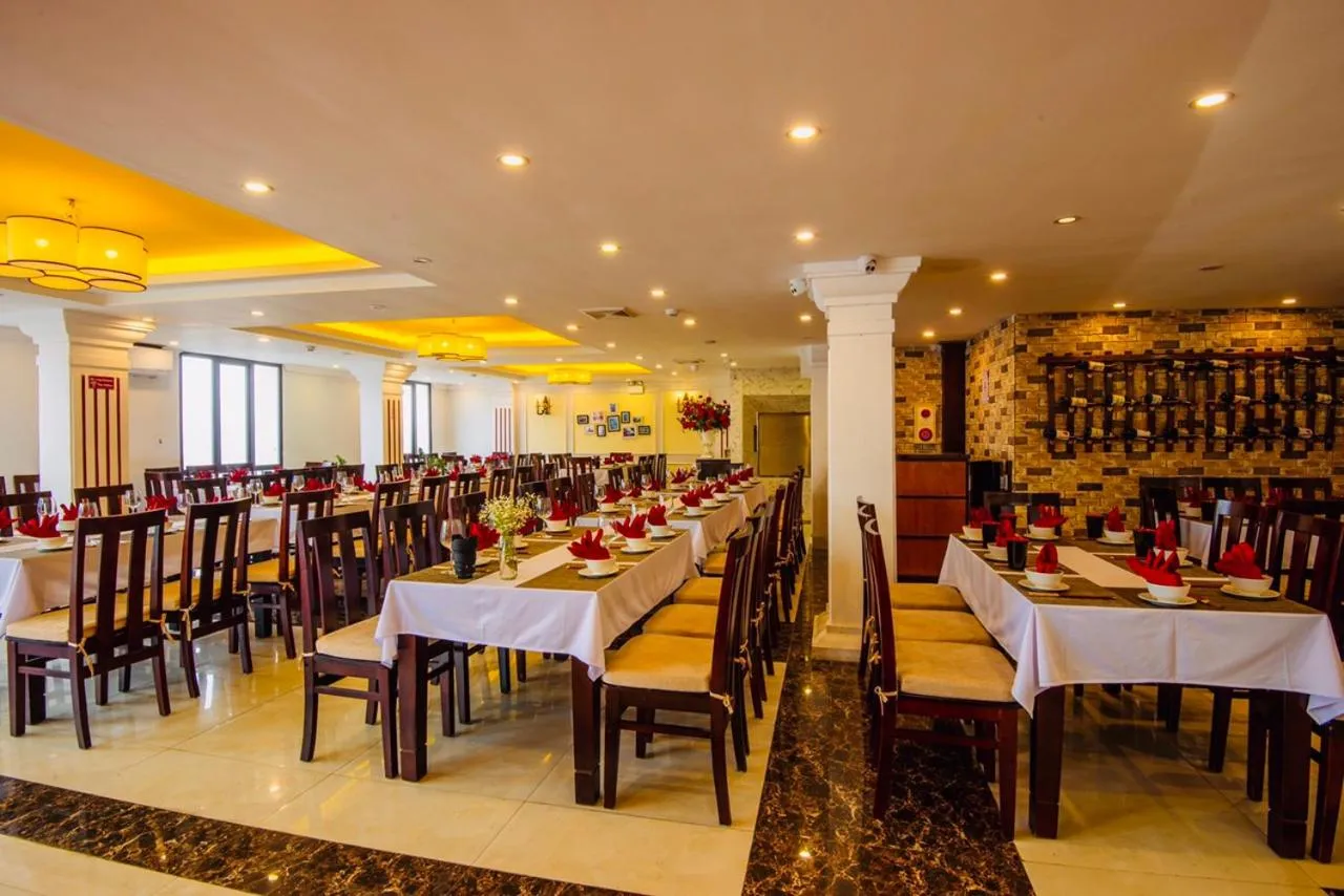 Restaurant/places to eat in Le Bordeaux Sapa Hotel
