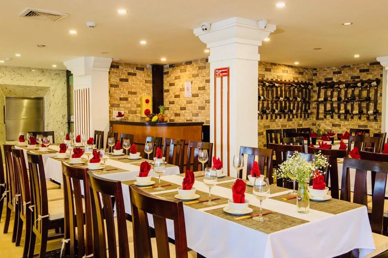 Dining area in Le Bordeaux Sapa Hotel