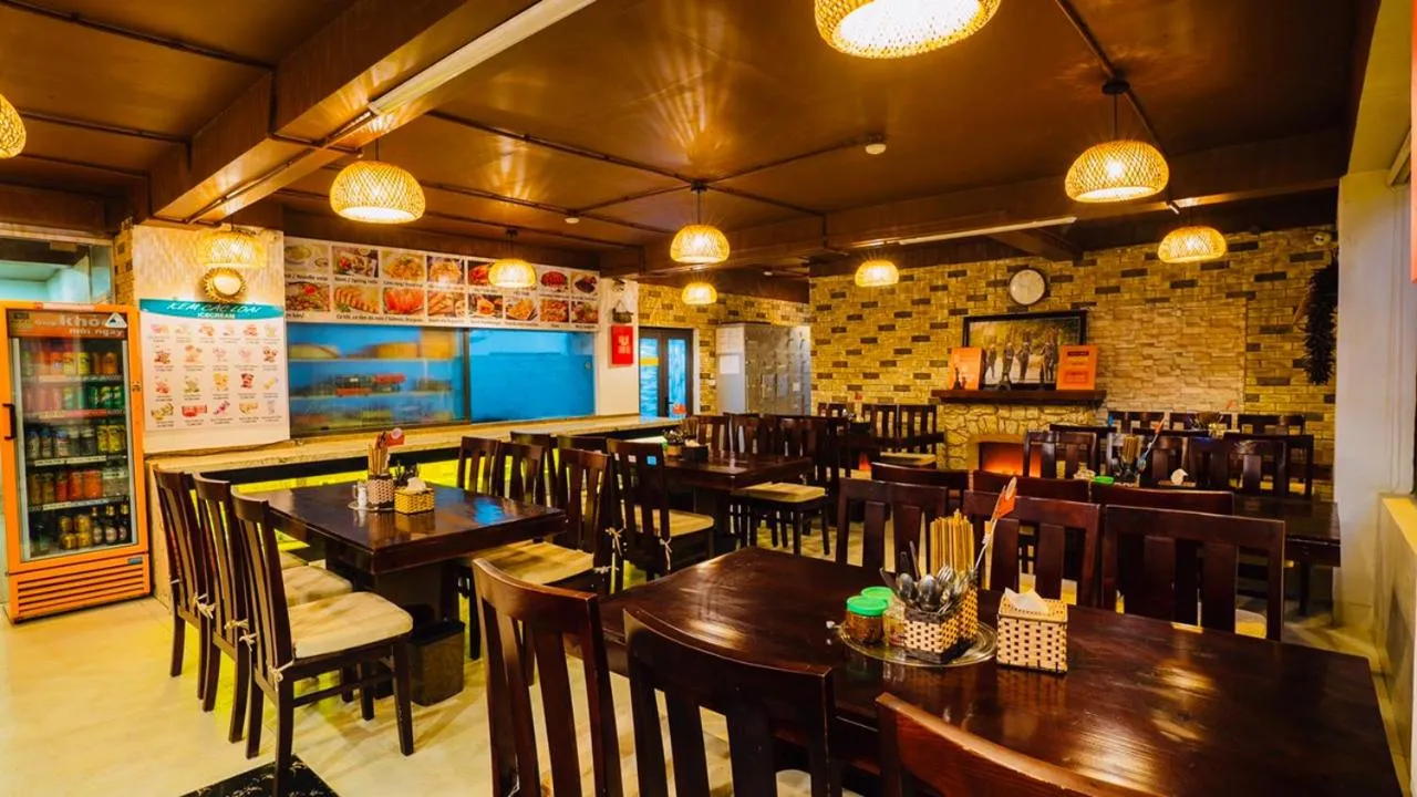 Restaurant/places to eat in Le Bordeaux Sapa Hotel