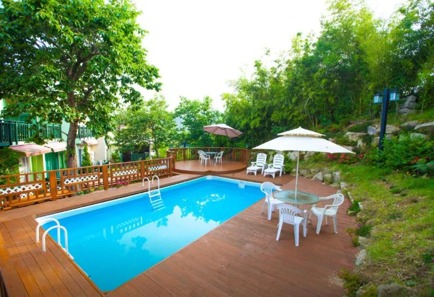 Bellus-Rose Pension Gyeongju