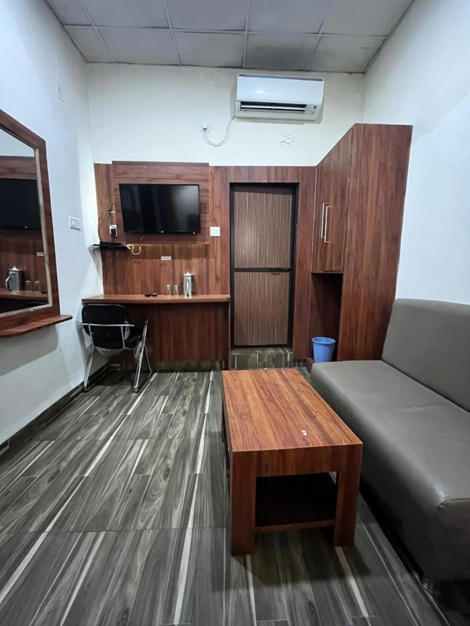 TV and multimedia in Luxmi Hotel