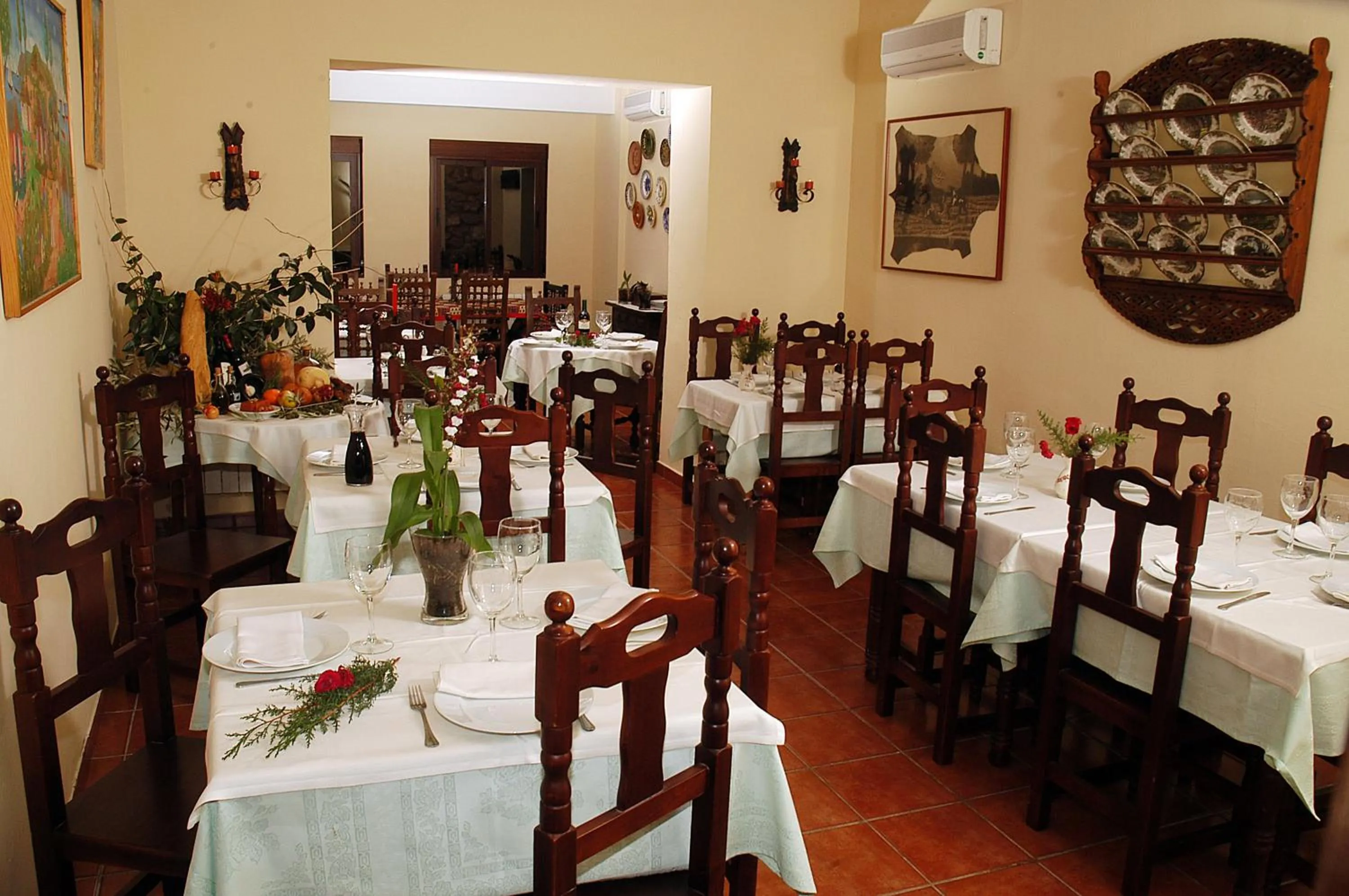 Restaurant/places to eat in Hotel Rural "Hospederia Las Cañadillas"