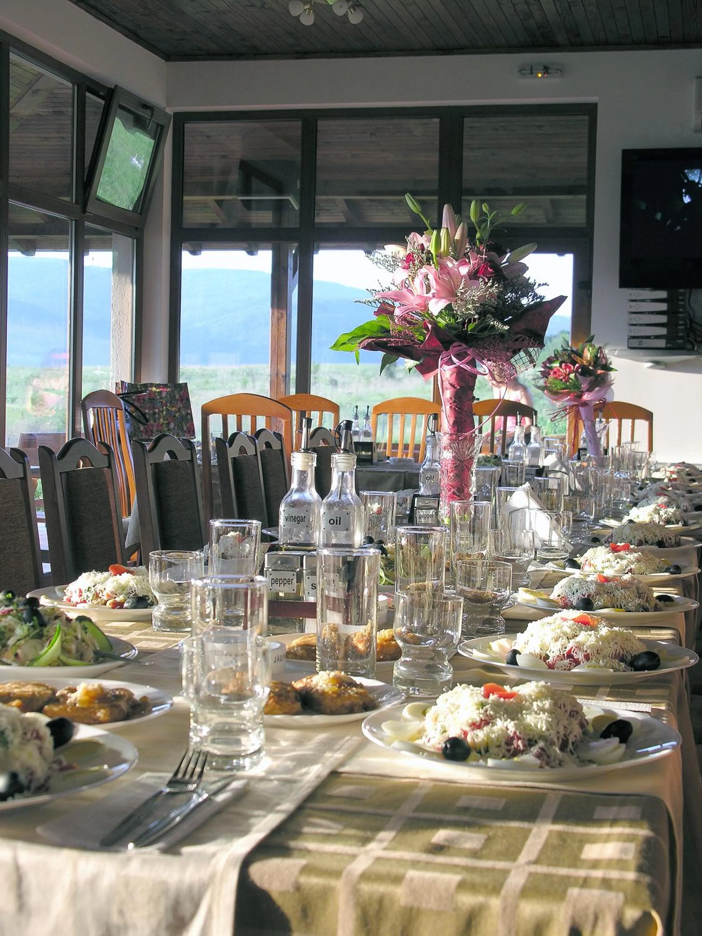 Restaurant/places to eat in Complex Pristan in the mountain