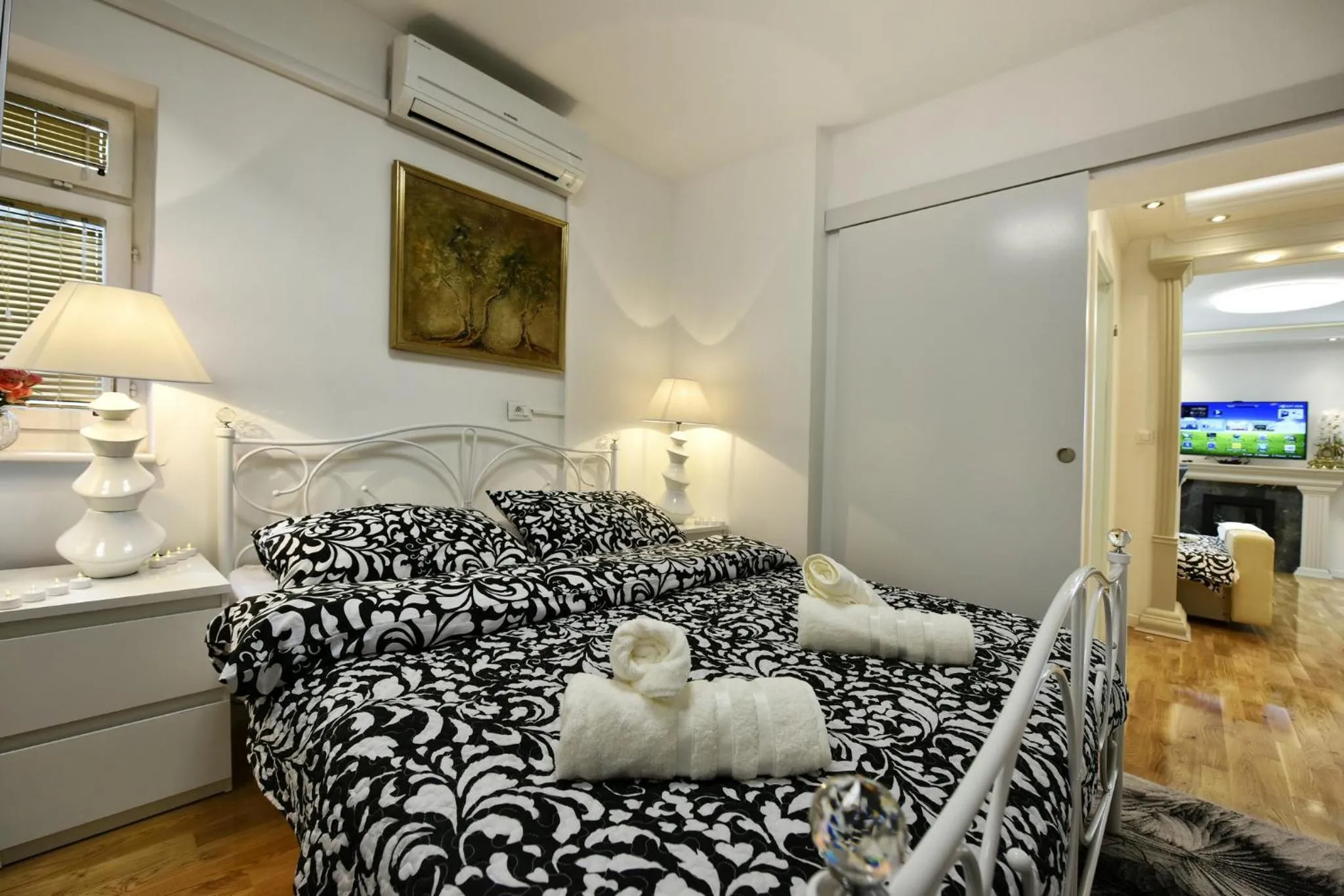 Bed in Apartment Markovski