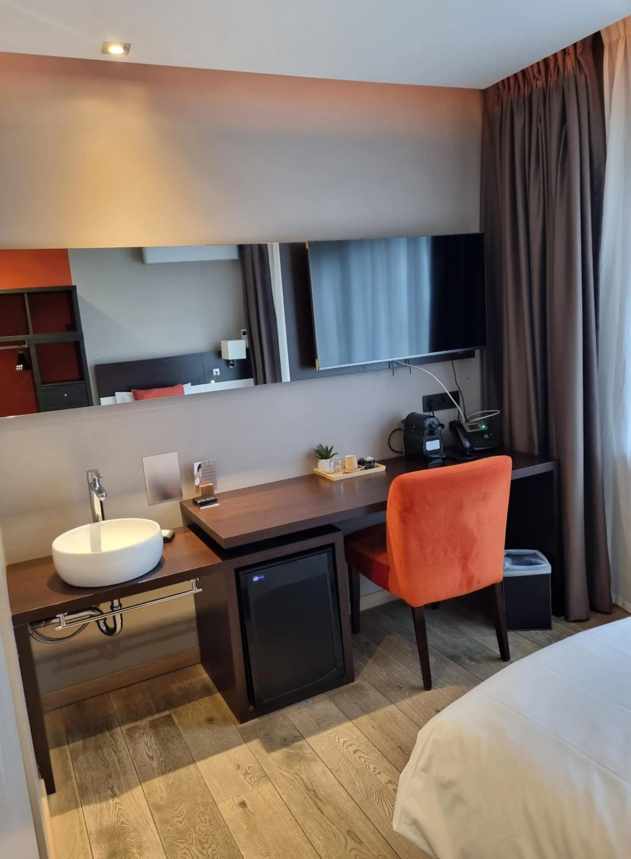 Seating area, Bed in Skol l'Original