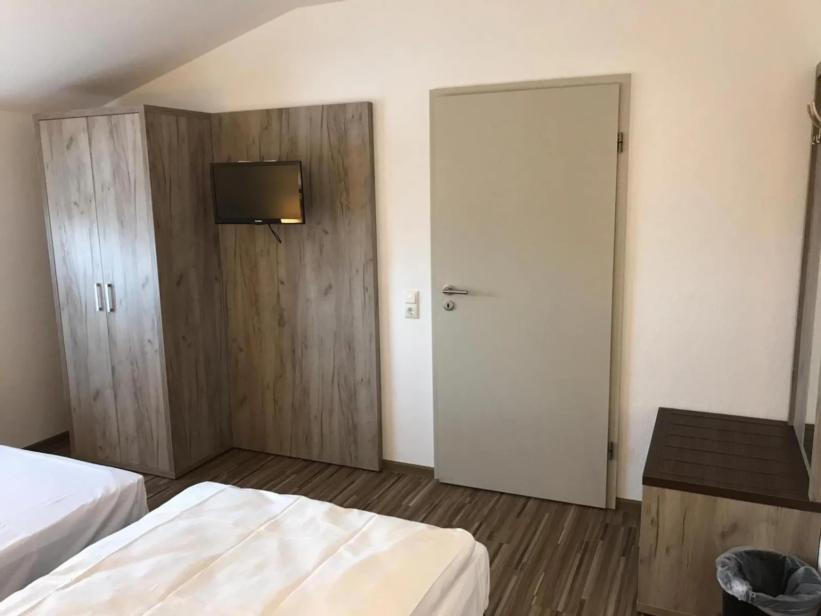 TV and multimedia, Bed in Hotel Hellwege