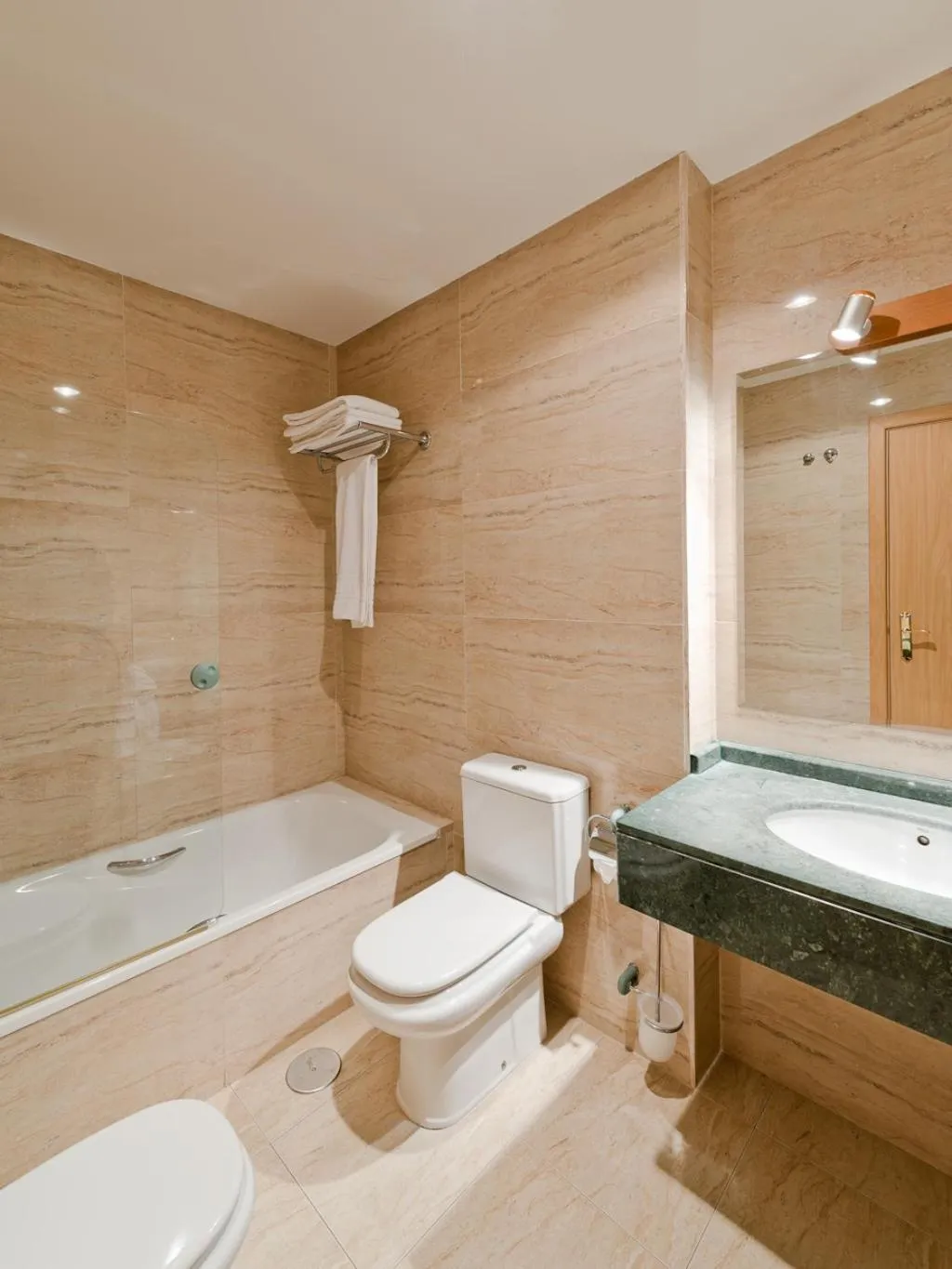 Bathroom in Hotel Ruta del Duero