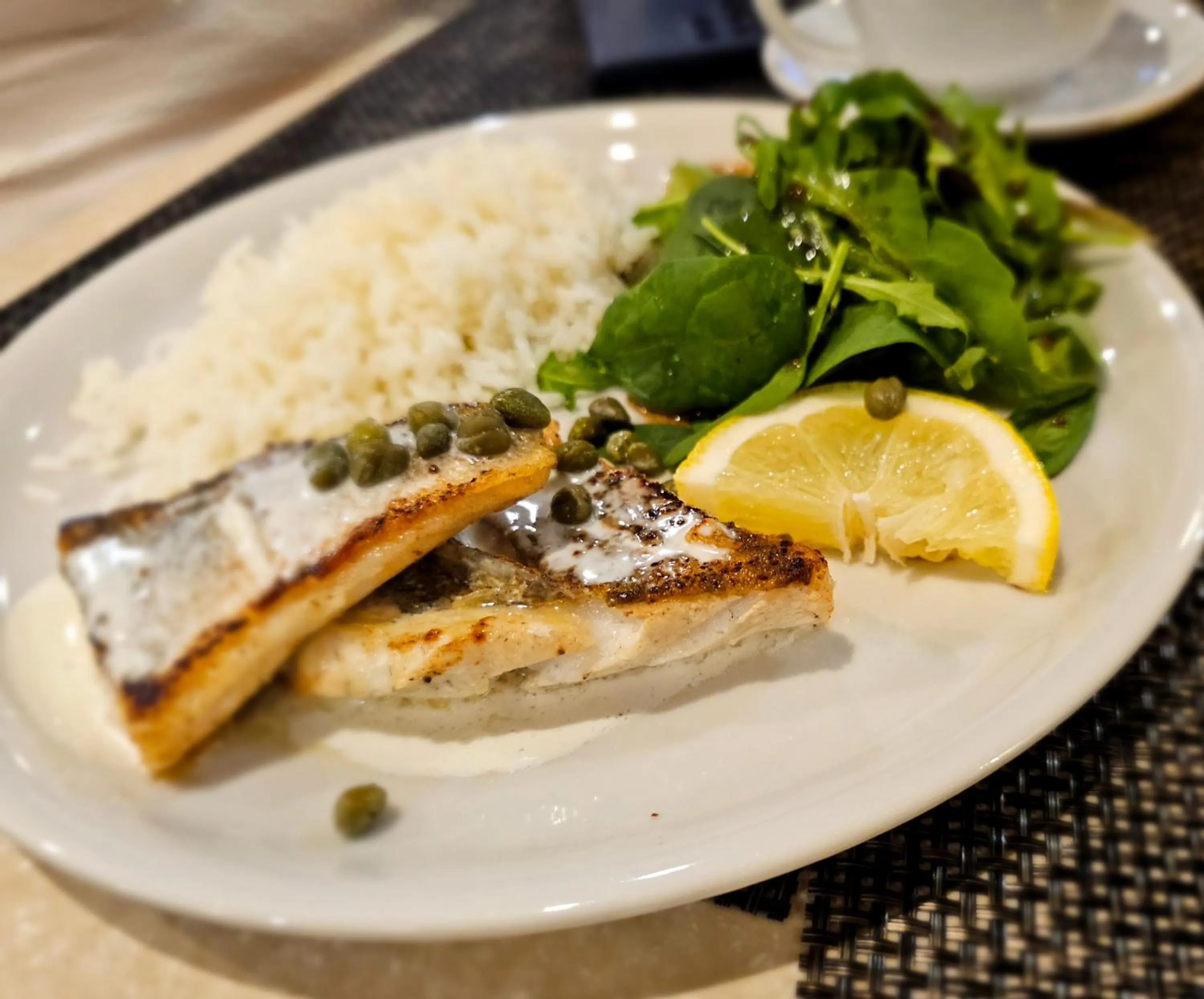 Restaurant/places to eat in Hanza Hotel