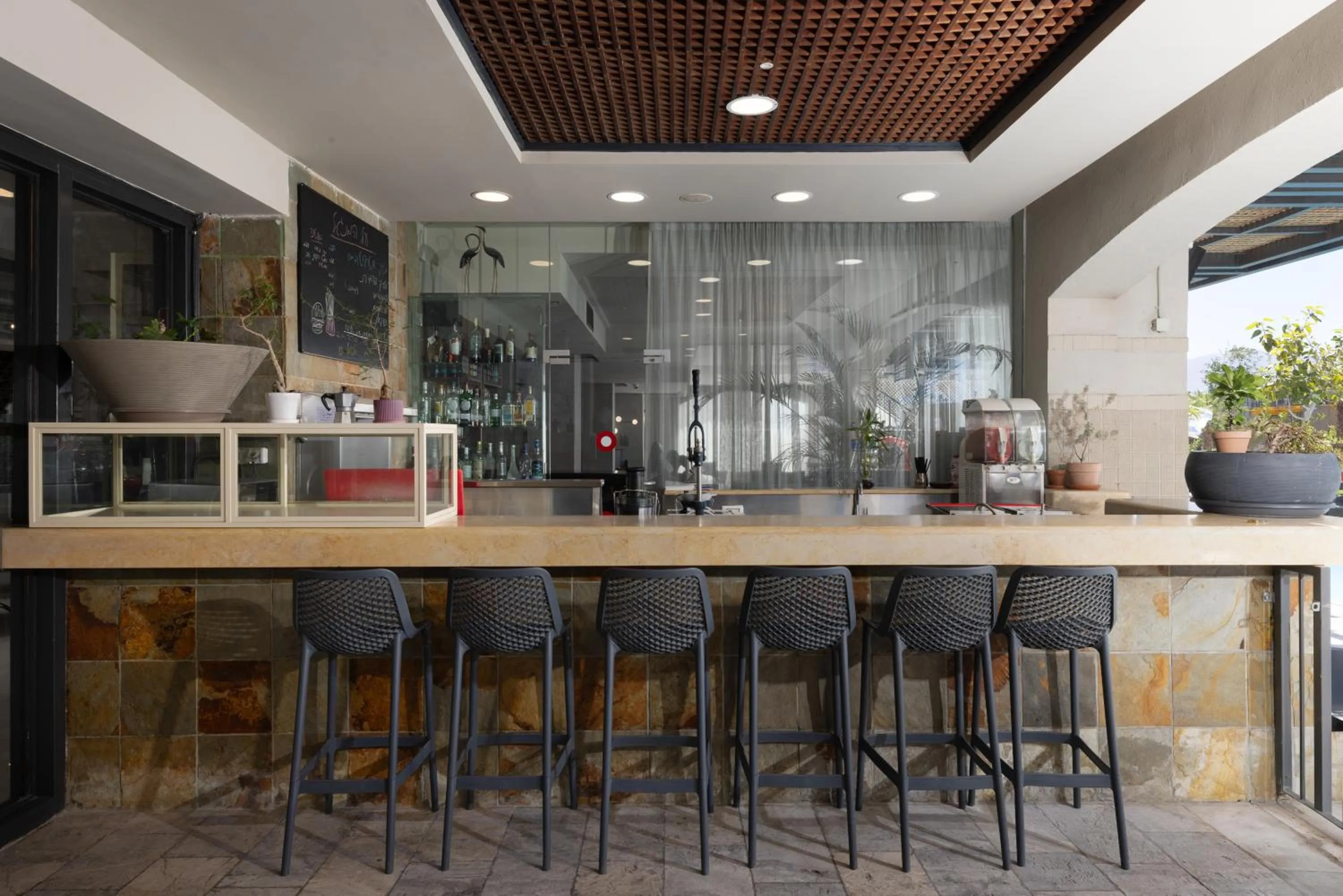 Lounge or bar in Comfort Hotel and Spa - Adults Only