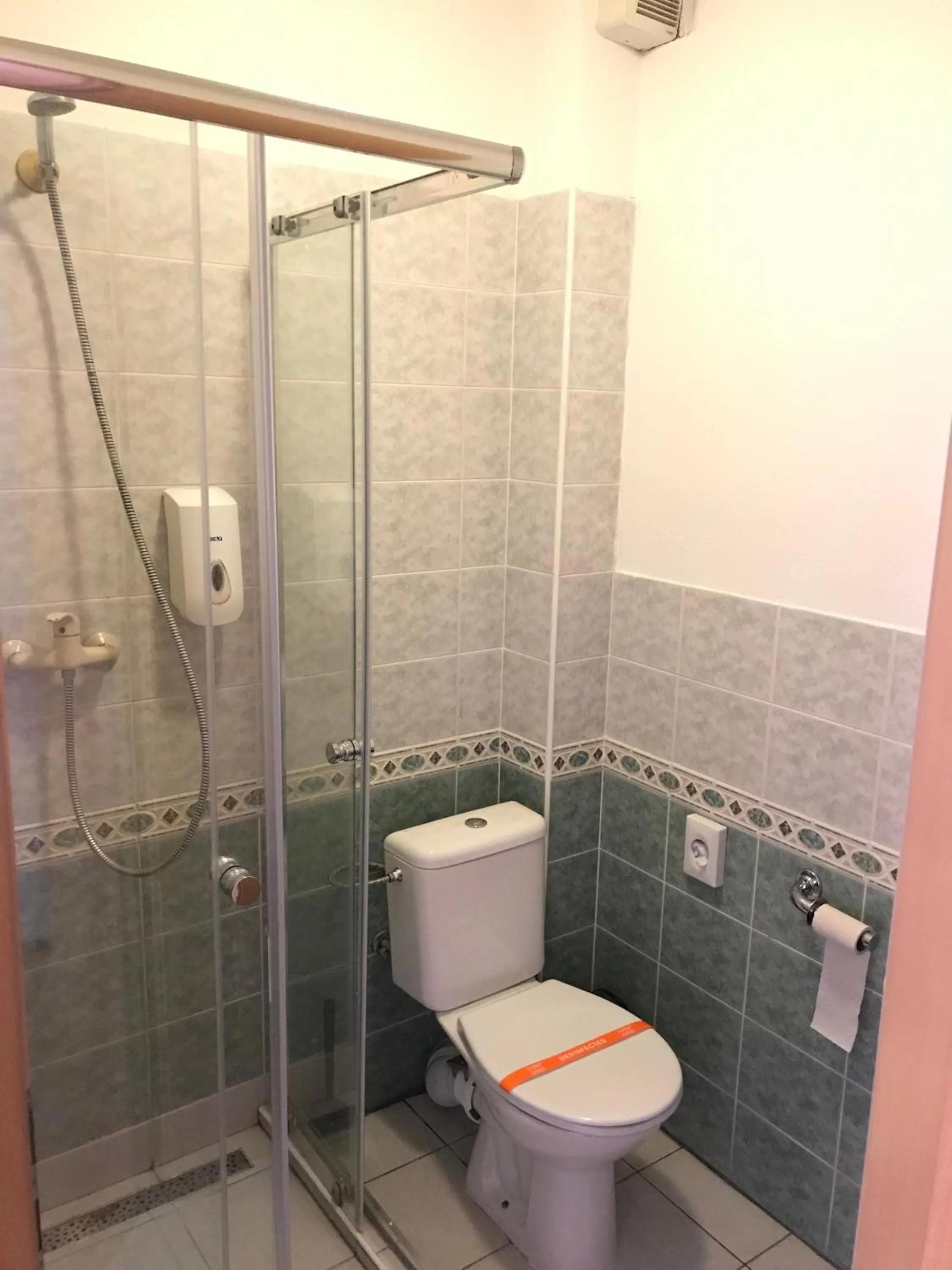 Bathroom in Hotel Orlan