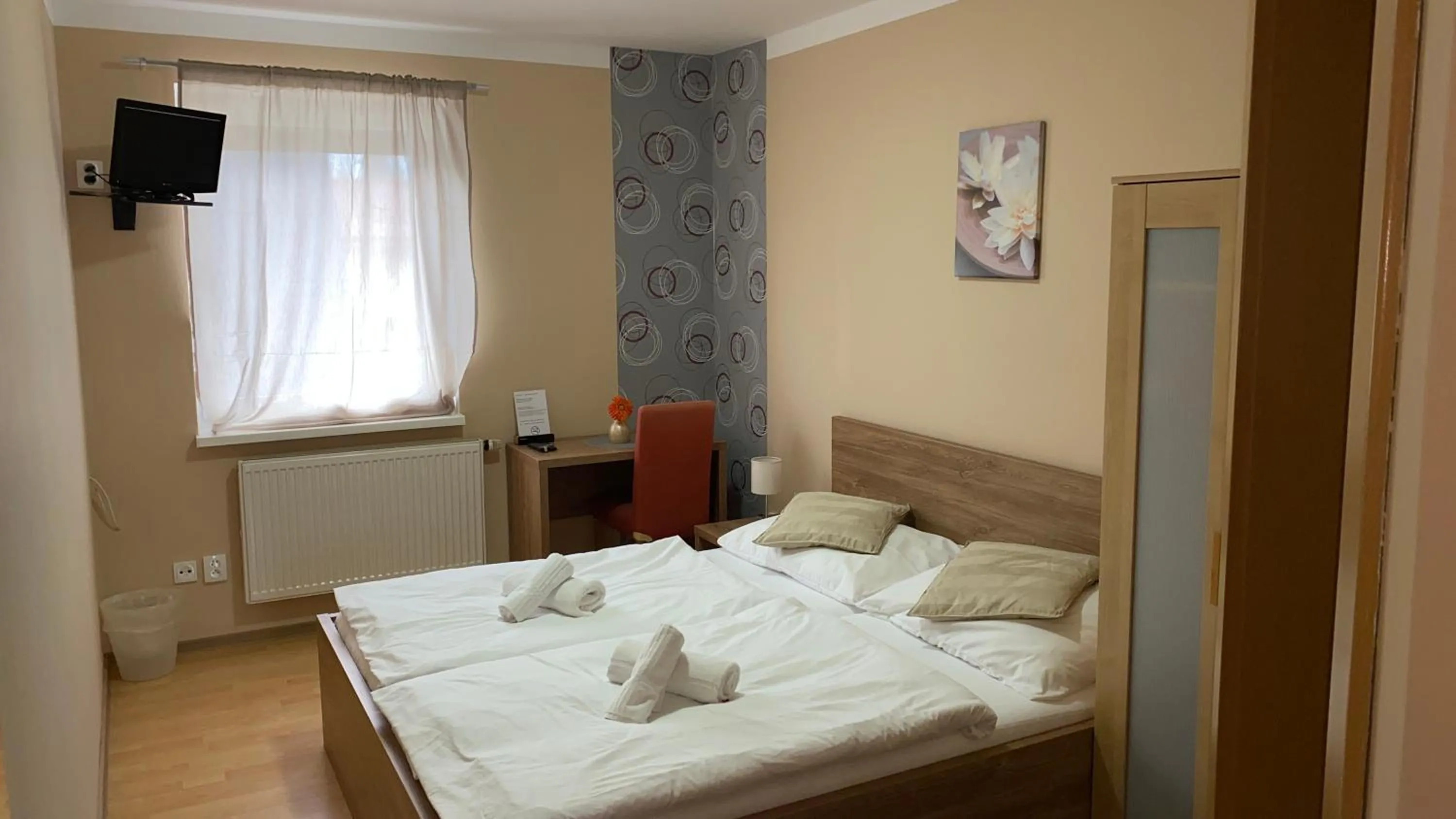 Photo of the whole room, Bed in Hotel Orlan