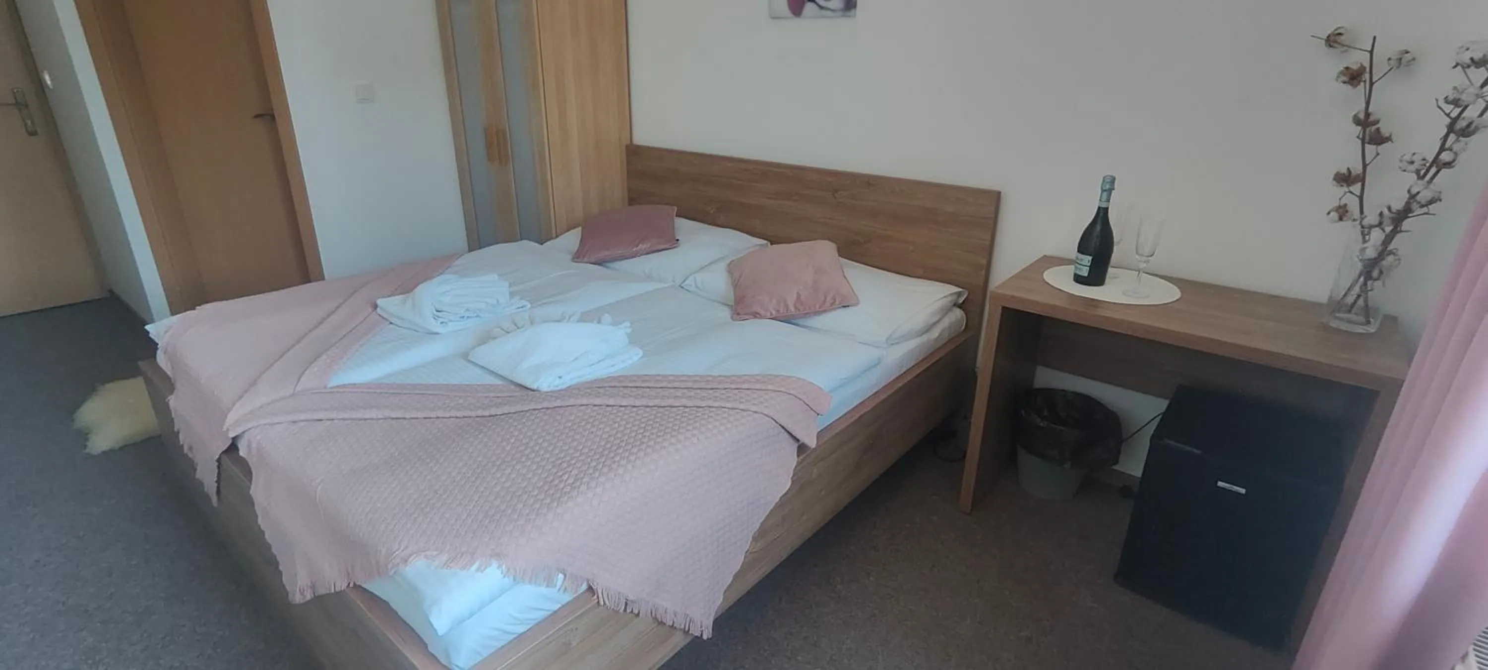 Photo of the whole room, Bed in Hotel Orlan