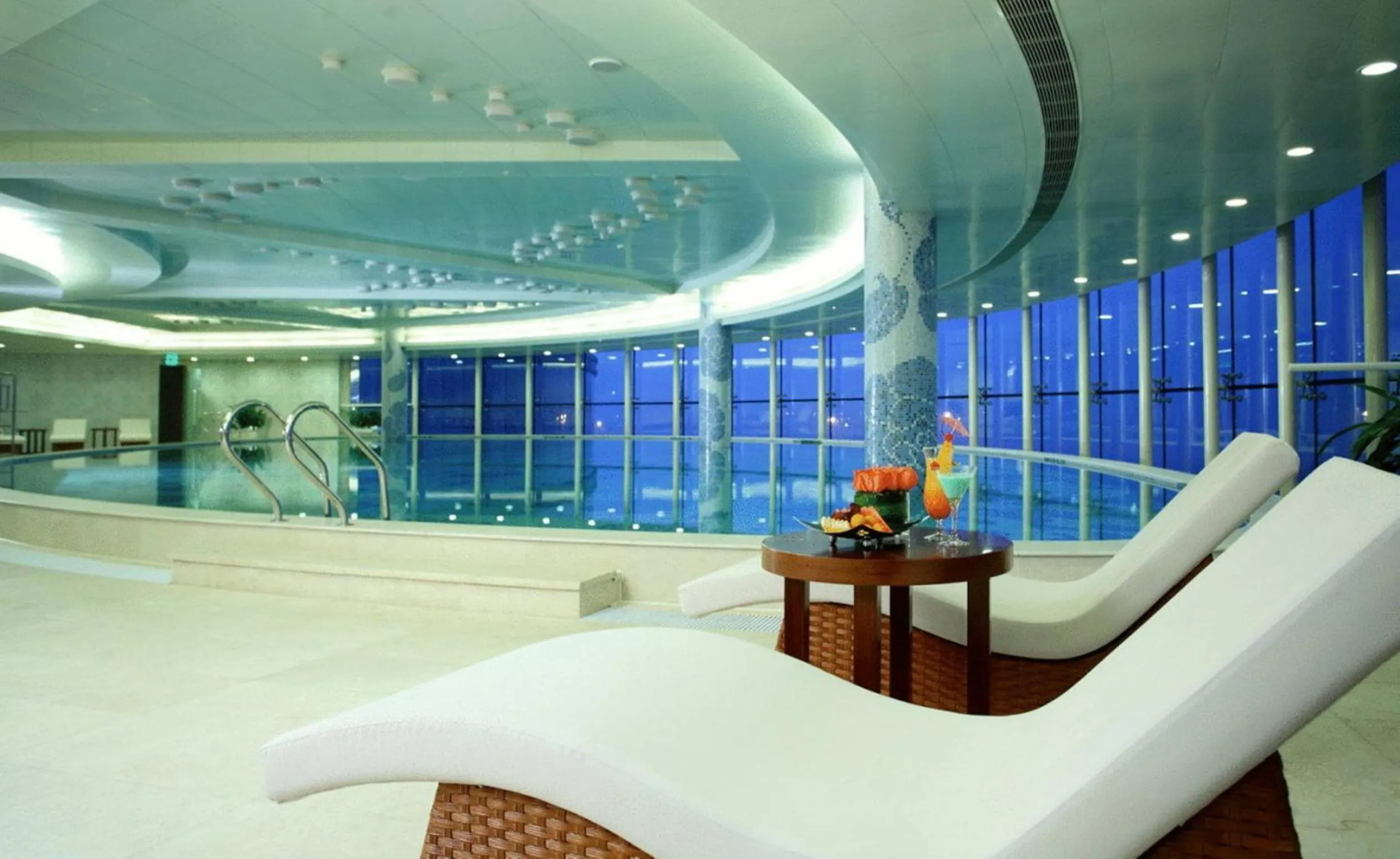 Swimming pool in New Century Grand Hotel Ningbo