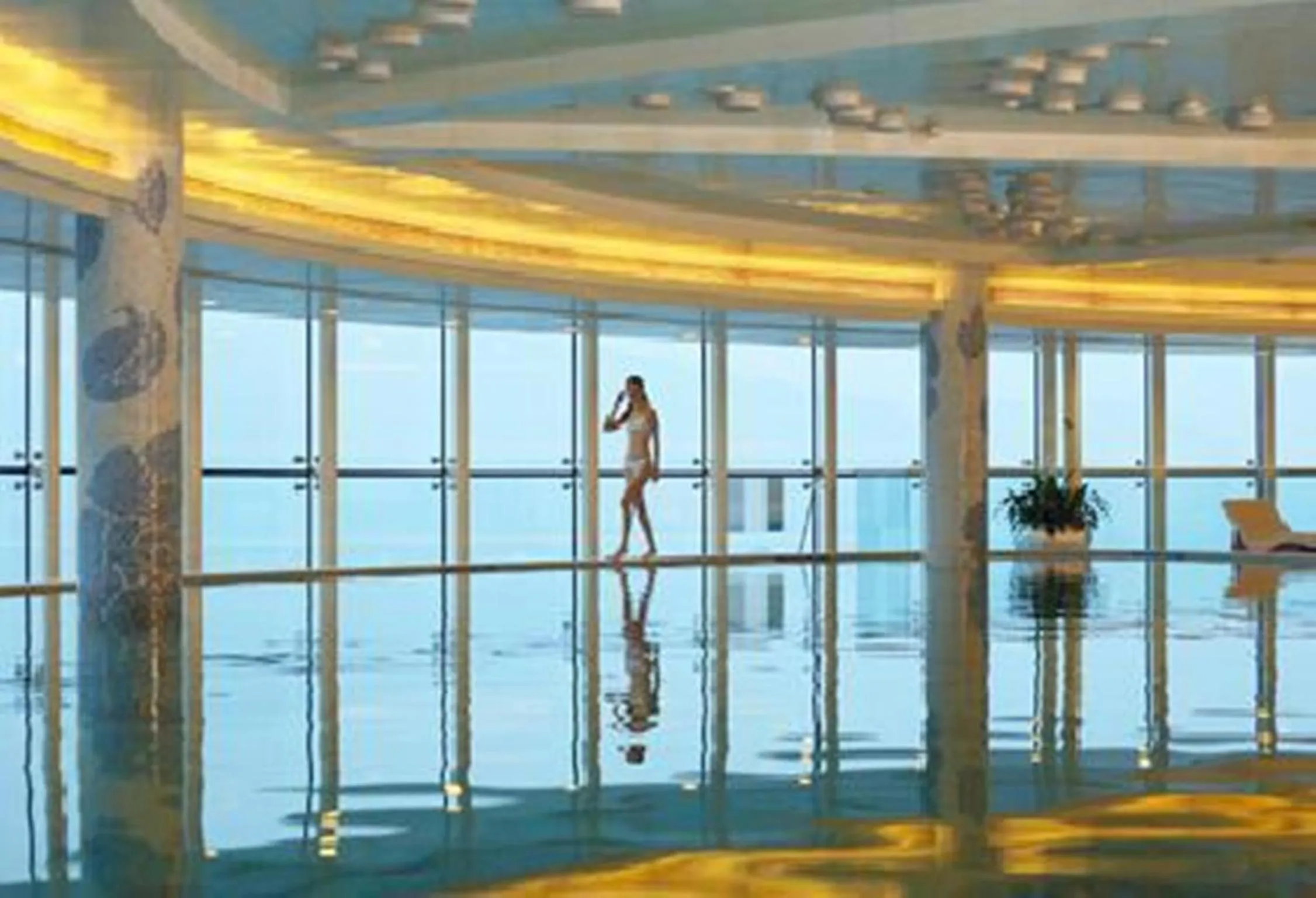 Swimming pool in New Century Grand Hotel Ningbo