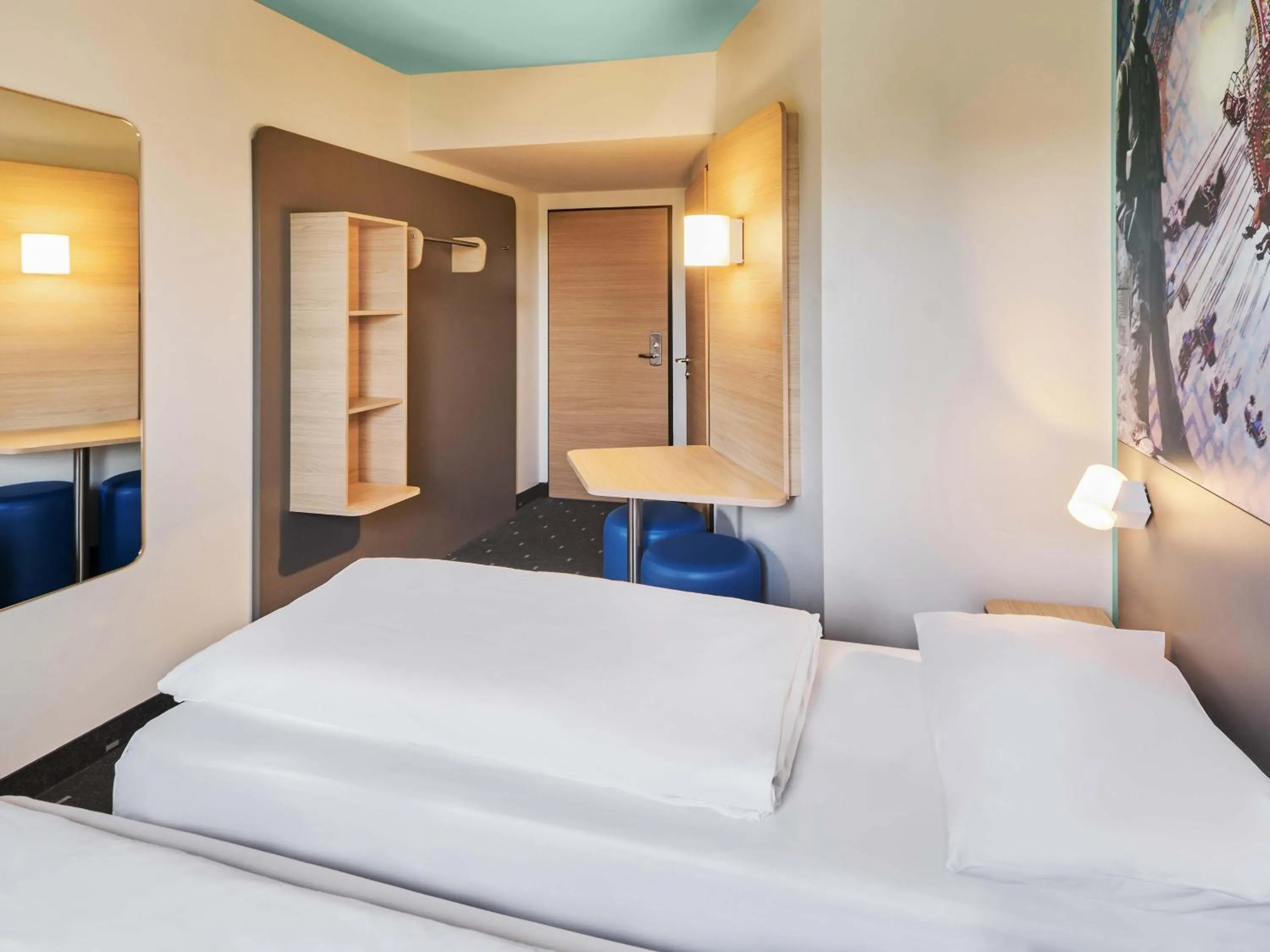 Photo of the whole room, Bed in B&B Hotel Darmstadt