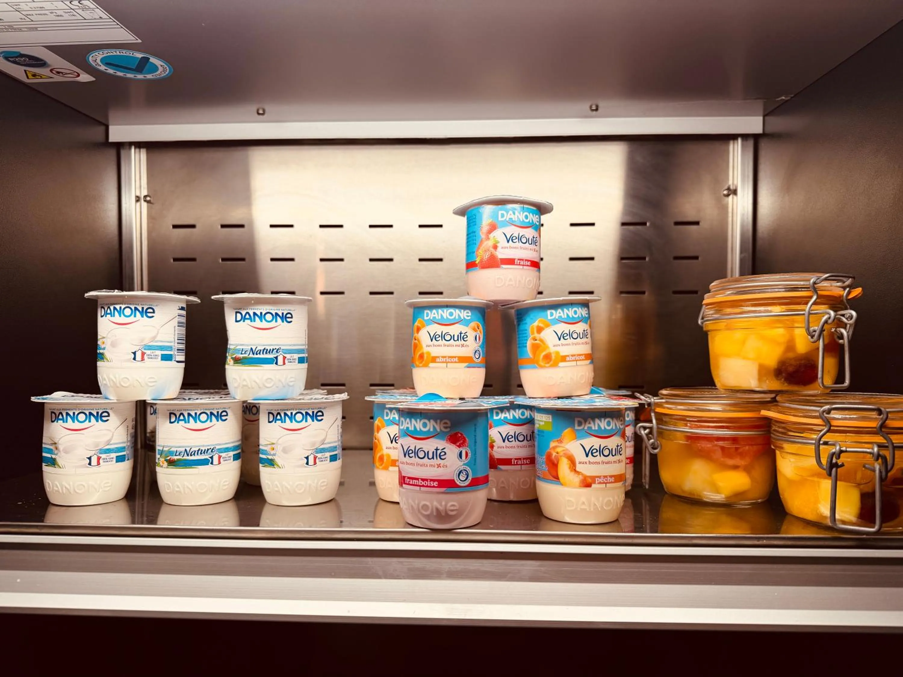 Continental breakfast in Hôtel de L'Esperance