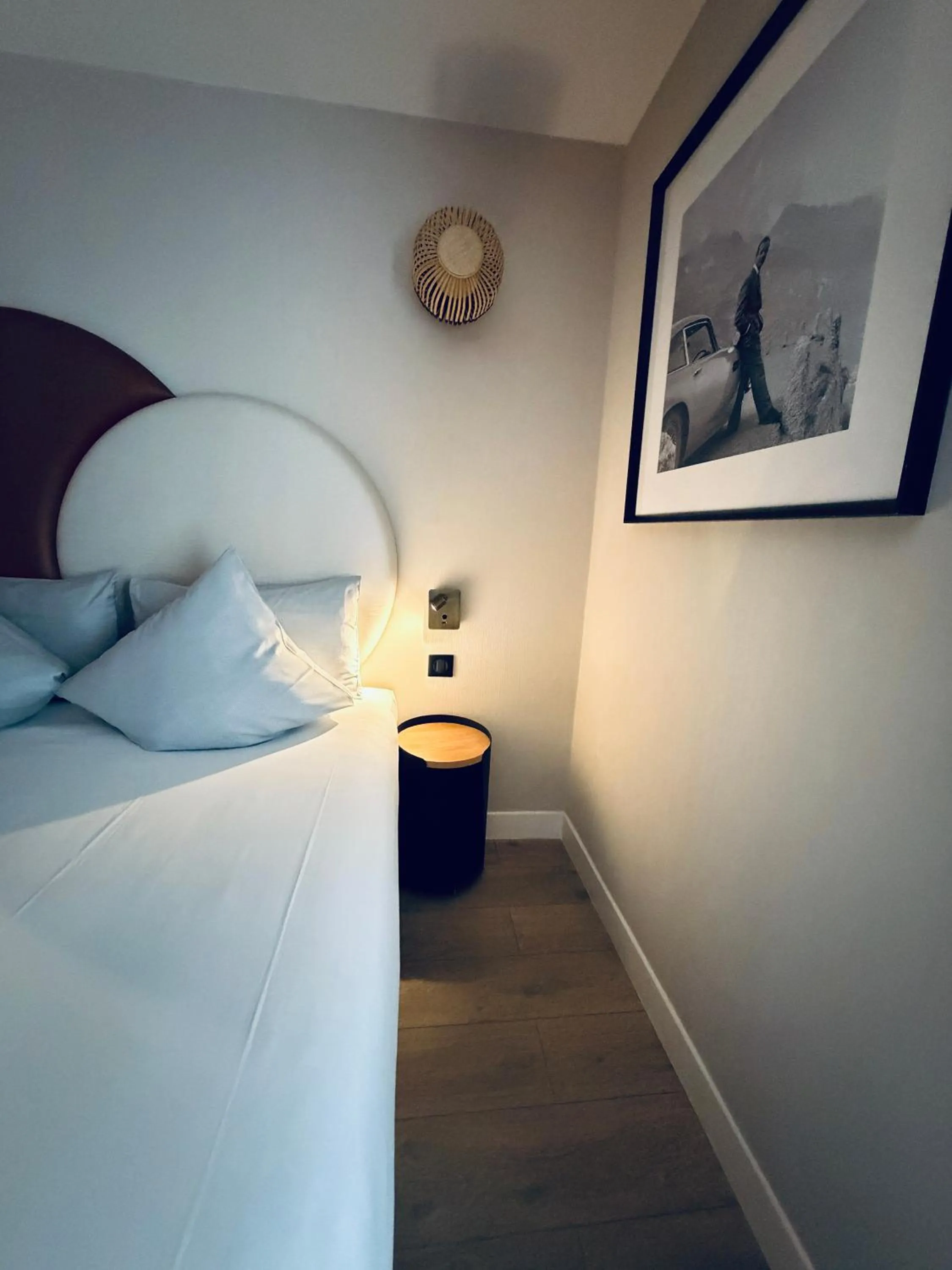 Bedroom, Bed in Hôtel de L'Esperance