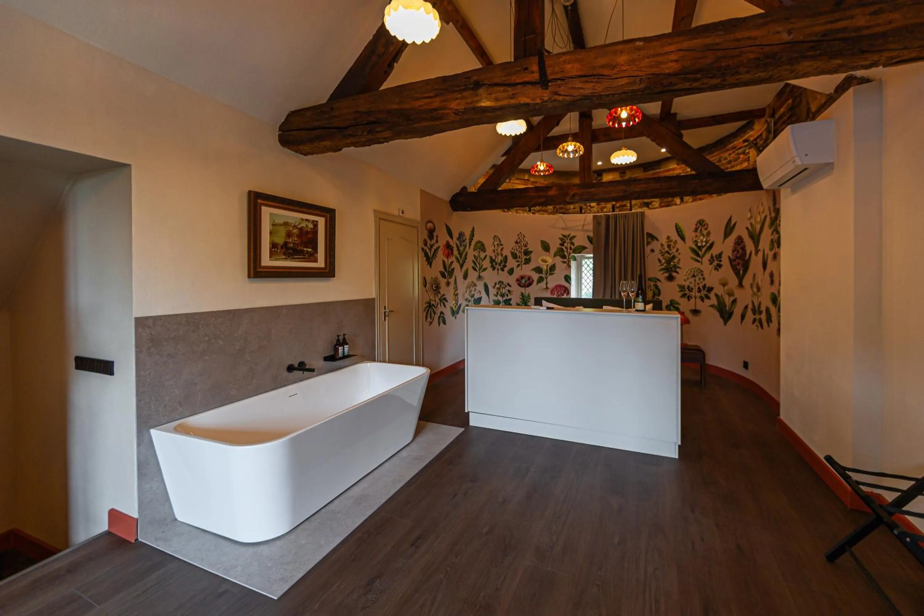 Bed in Buitenplaats Kasteel Elsloo