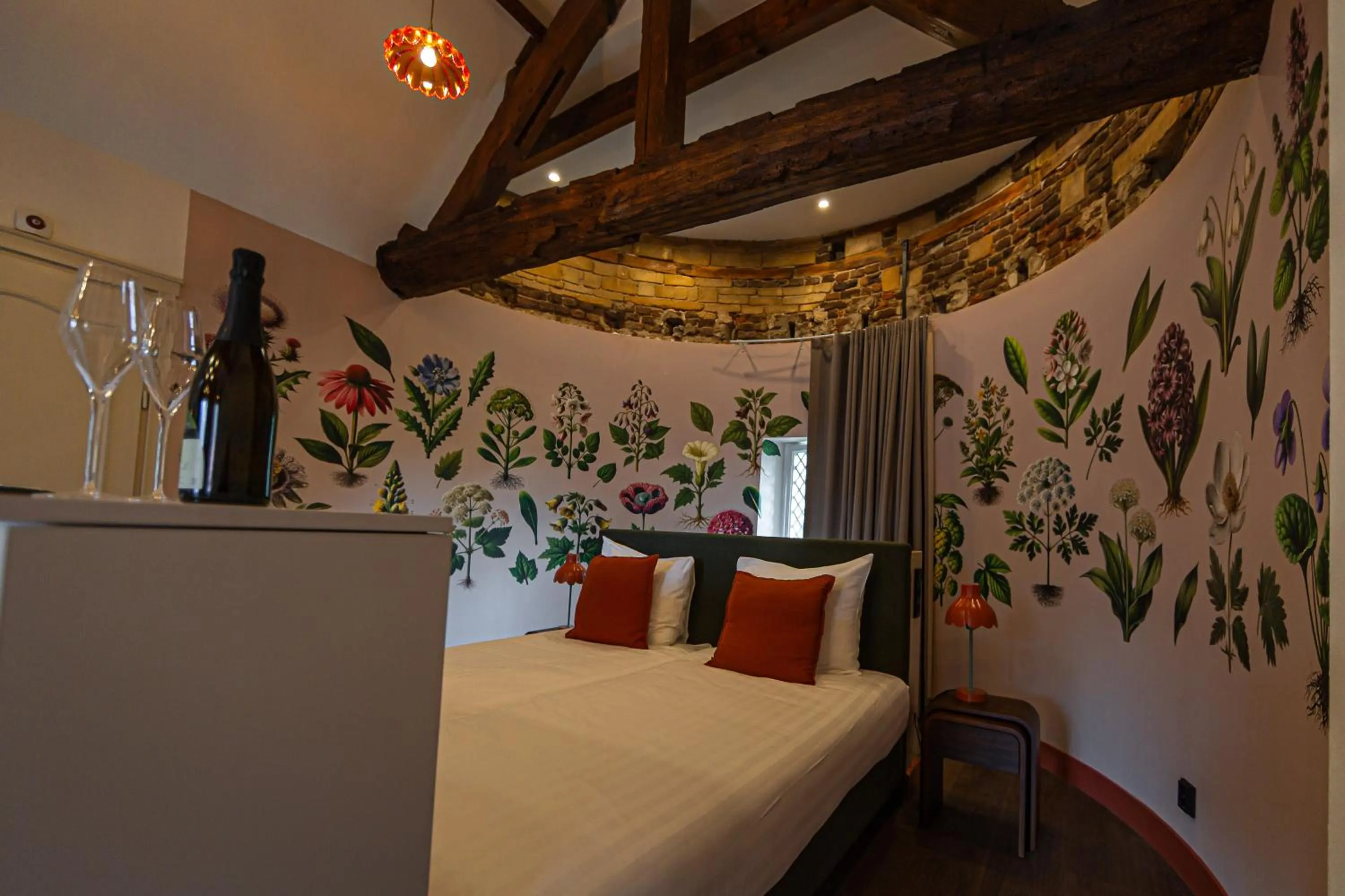 Bed in Buitenplaats Kasteel Elsloo