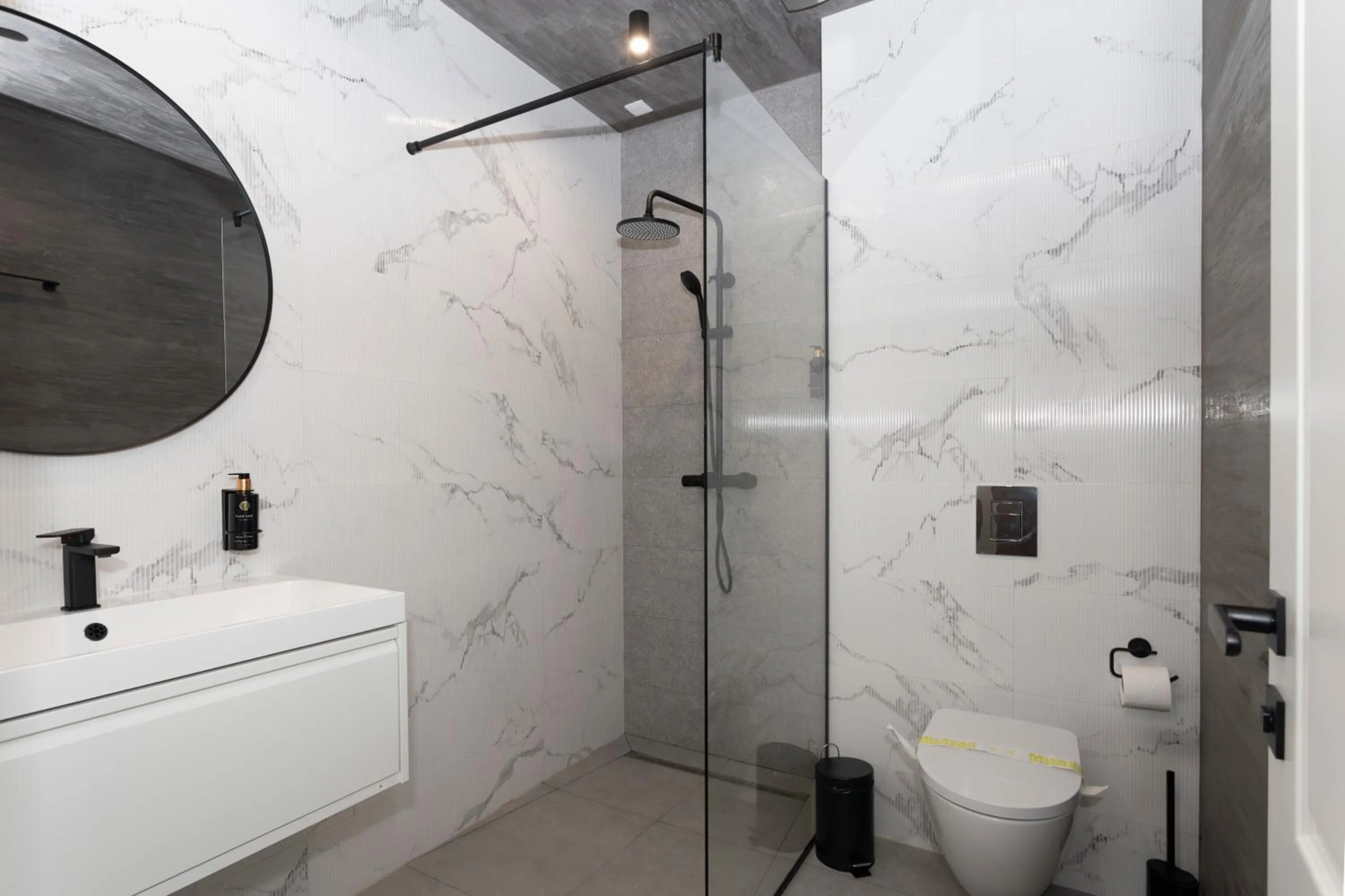 Bathroom in Ganzo Boutique Hotel