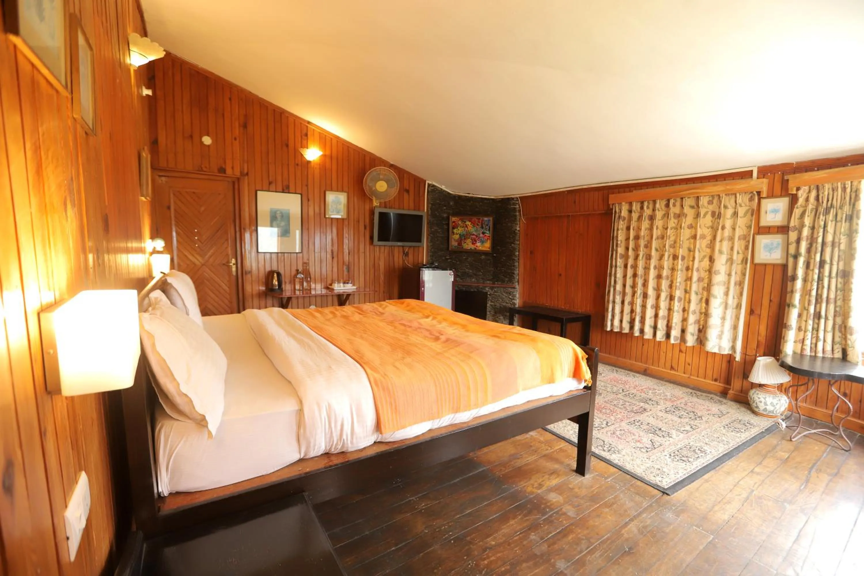 Bed in Cedar Lodge By Aahma