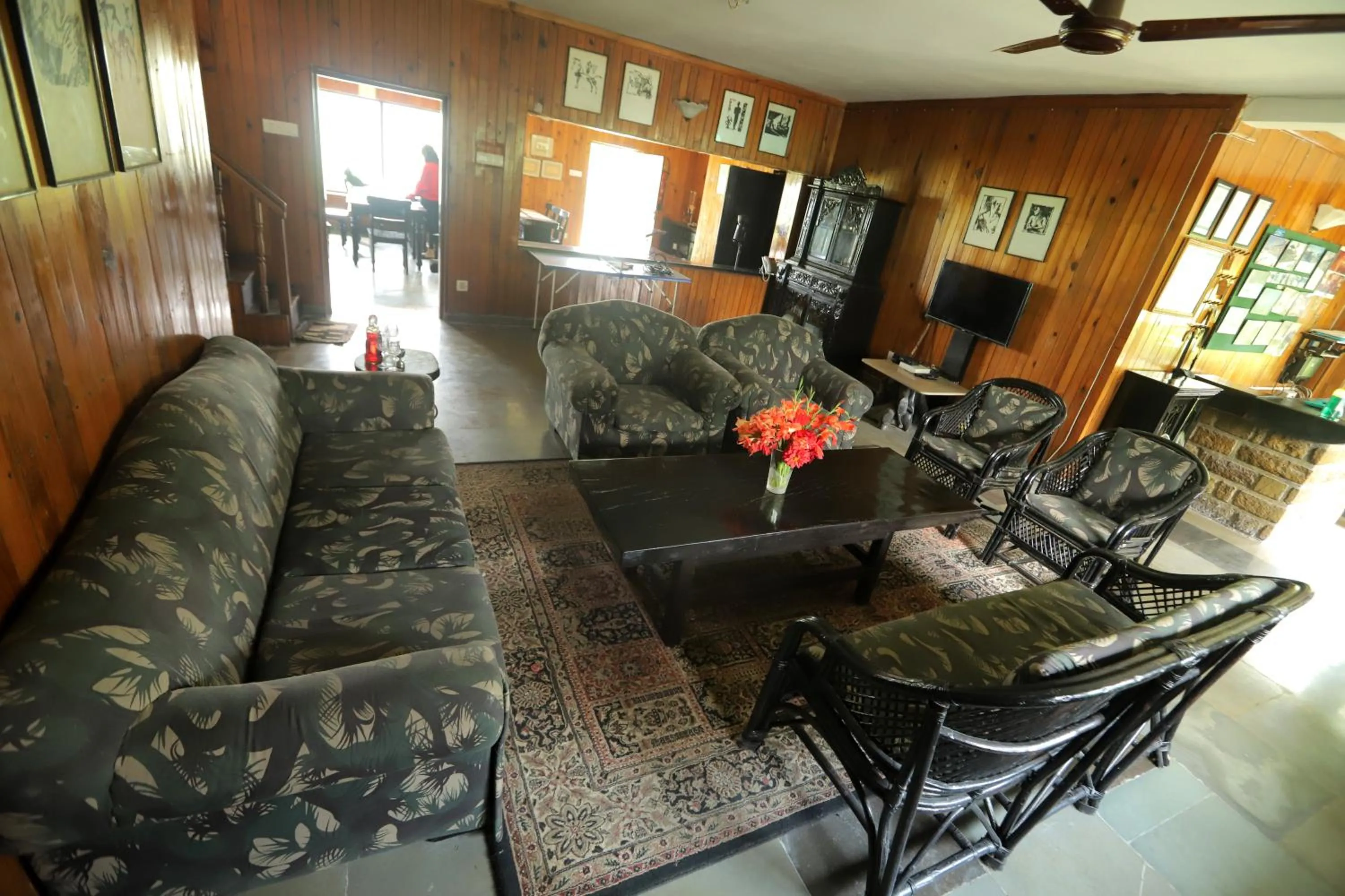 Living room in Cedar Lodge By Aahma