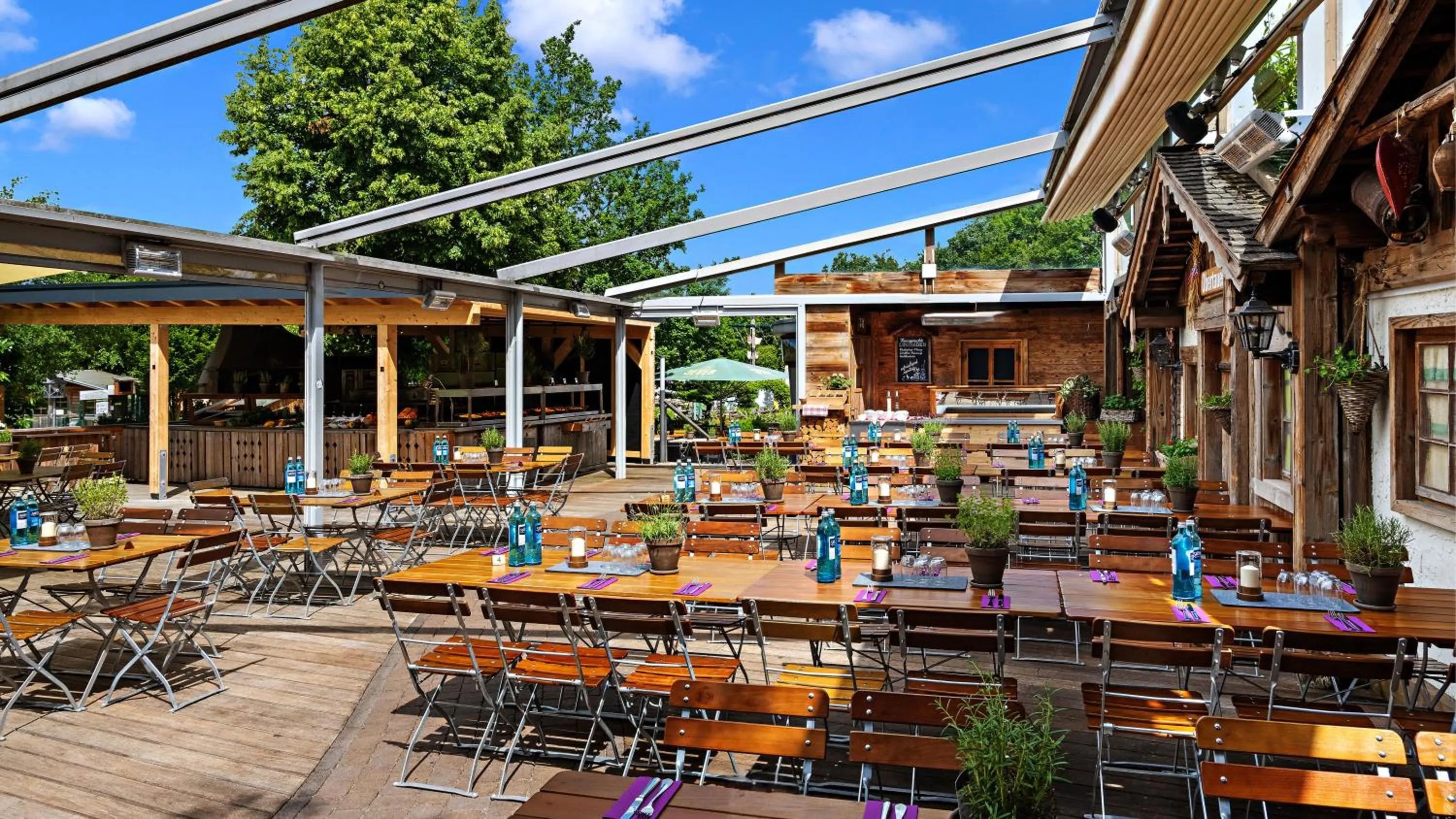 Restaurant/places to eat in Hotel Fire & Ice Düsseldorf/Neuss