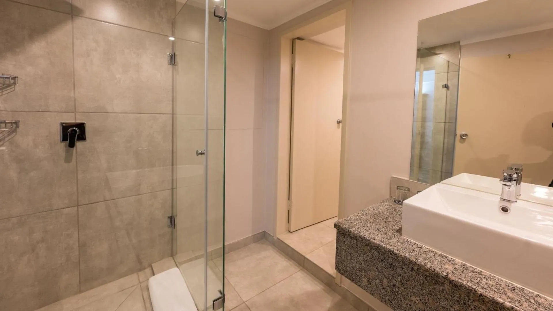 Shower in ANEW Hotel Capital Pretoria