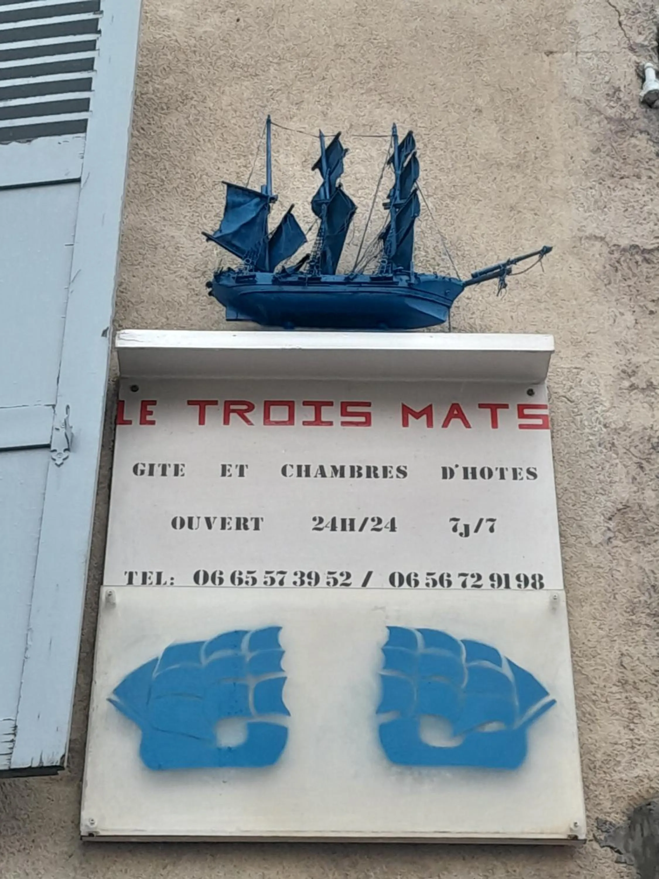 Facade/entrance in La Chaloupe 4