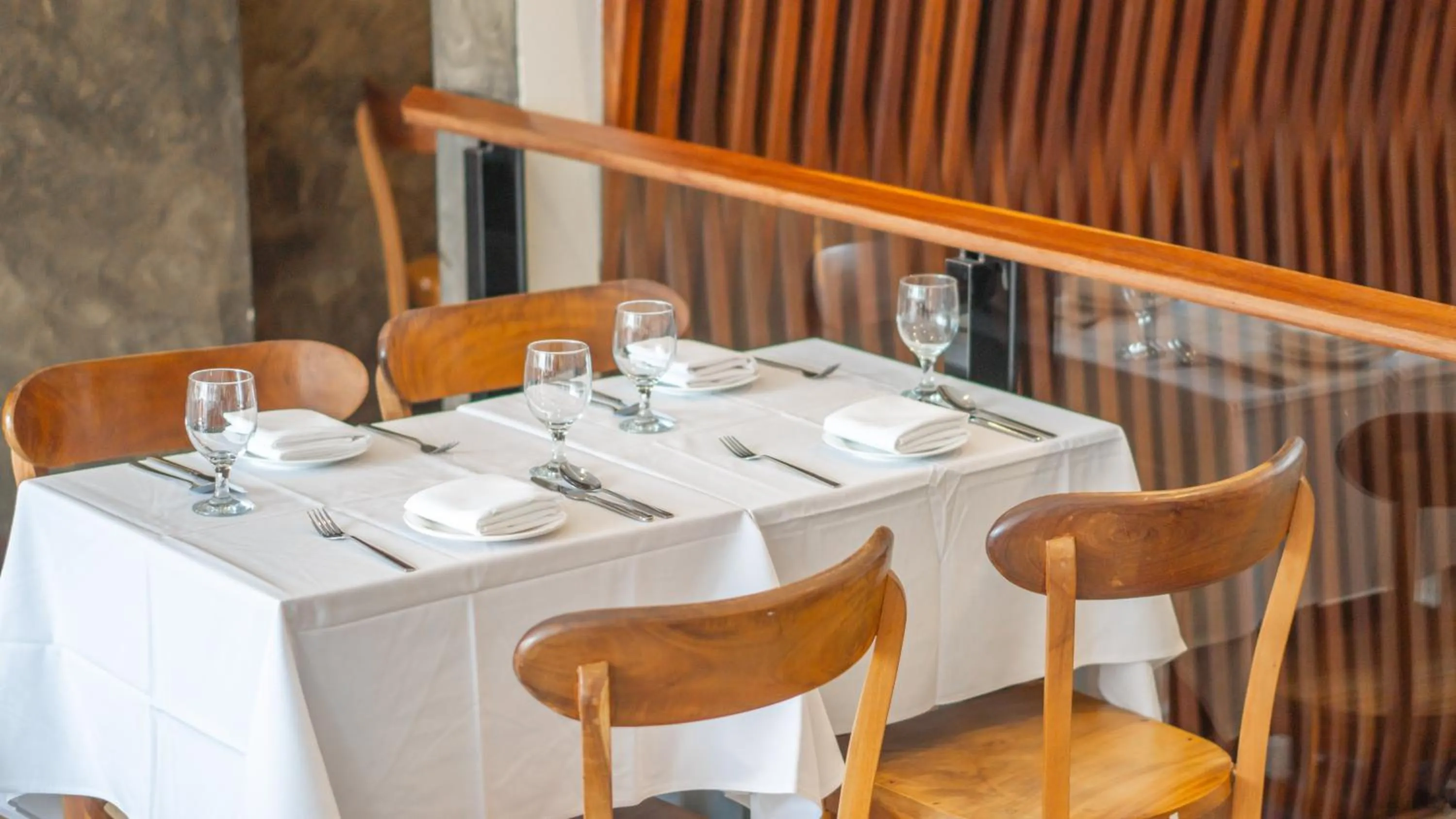 Restaurant/places to eat in SIM Boutique Hotel