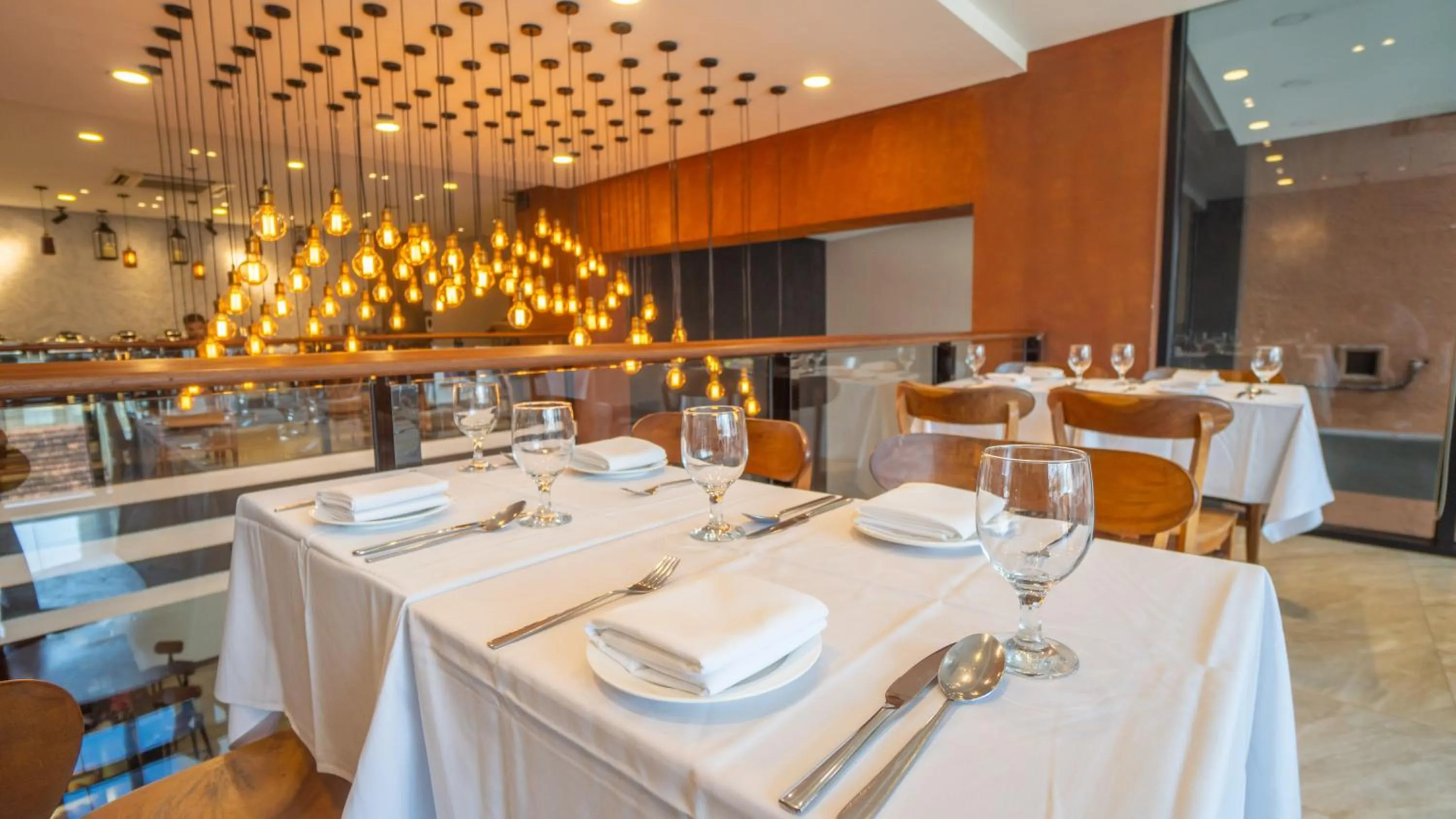 Restaurant/places to eat in SIM Boutique Hotel