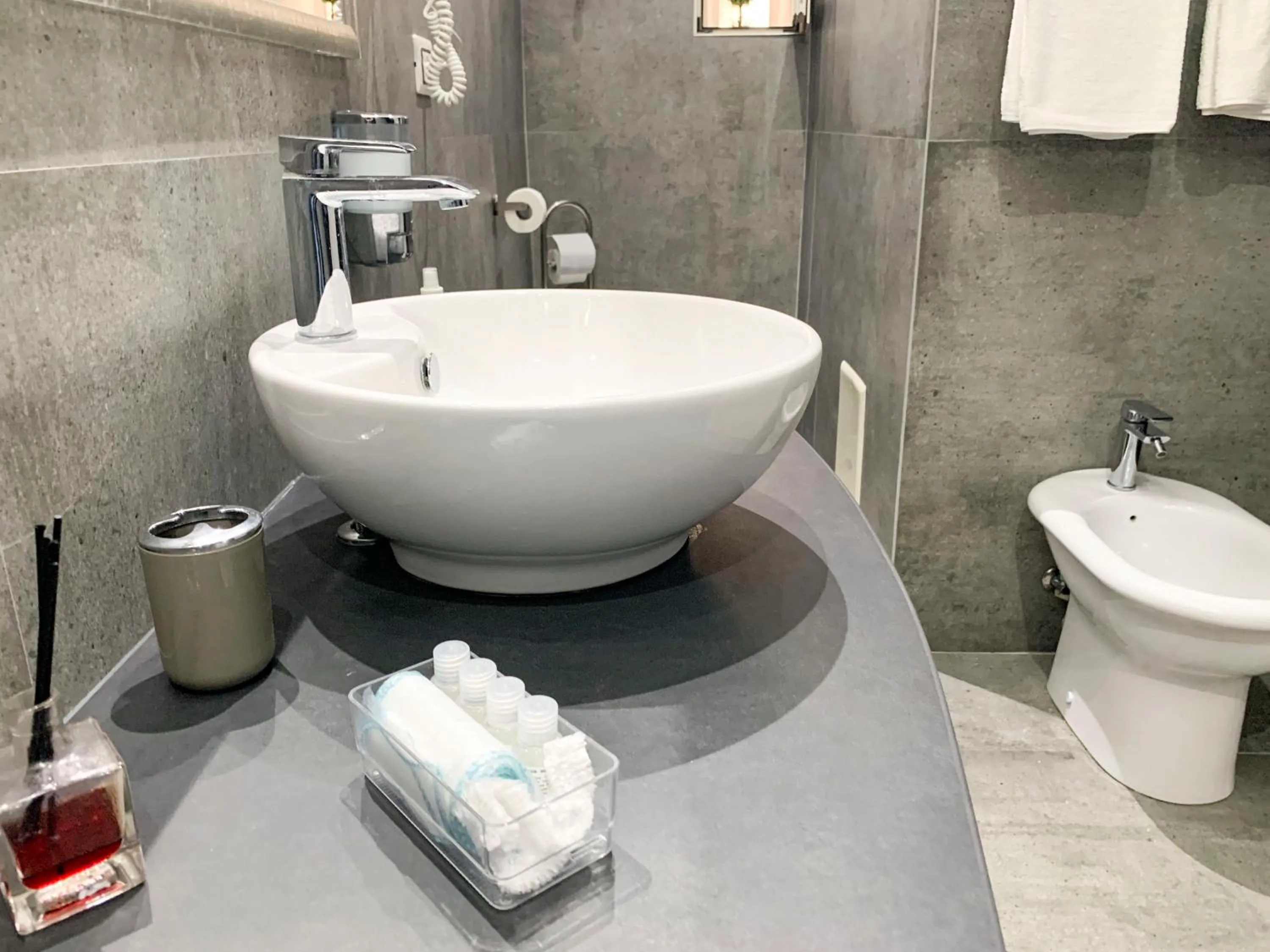 Bathroom in Mascalzone latino luxury rooms