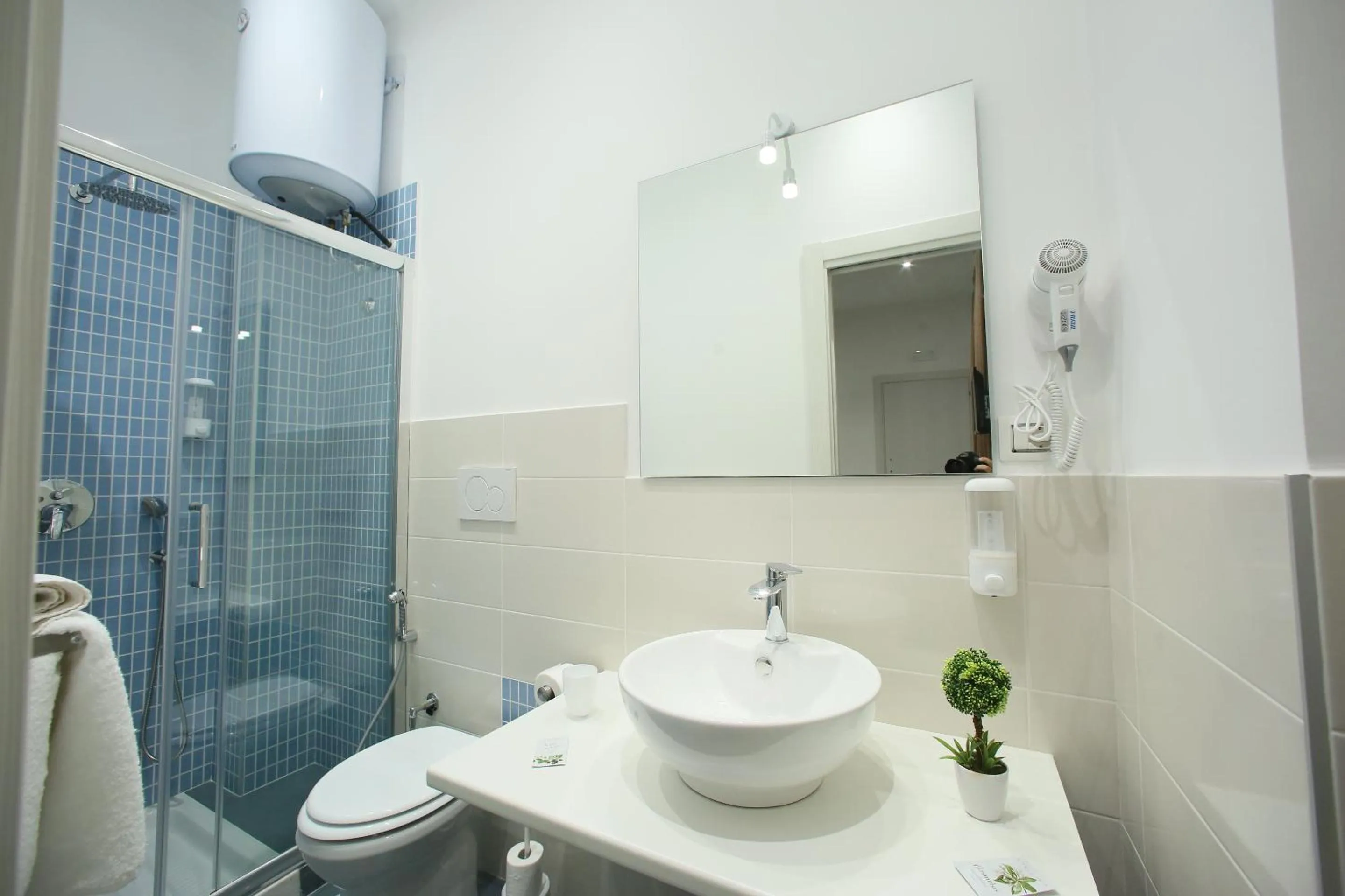 Bathroom in Mascalzone latino luxury rooms