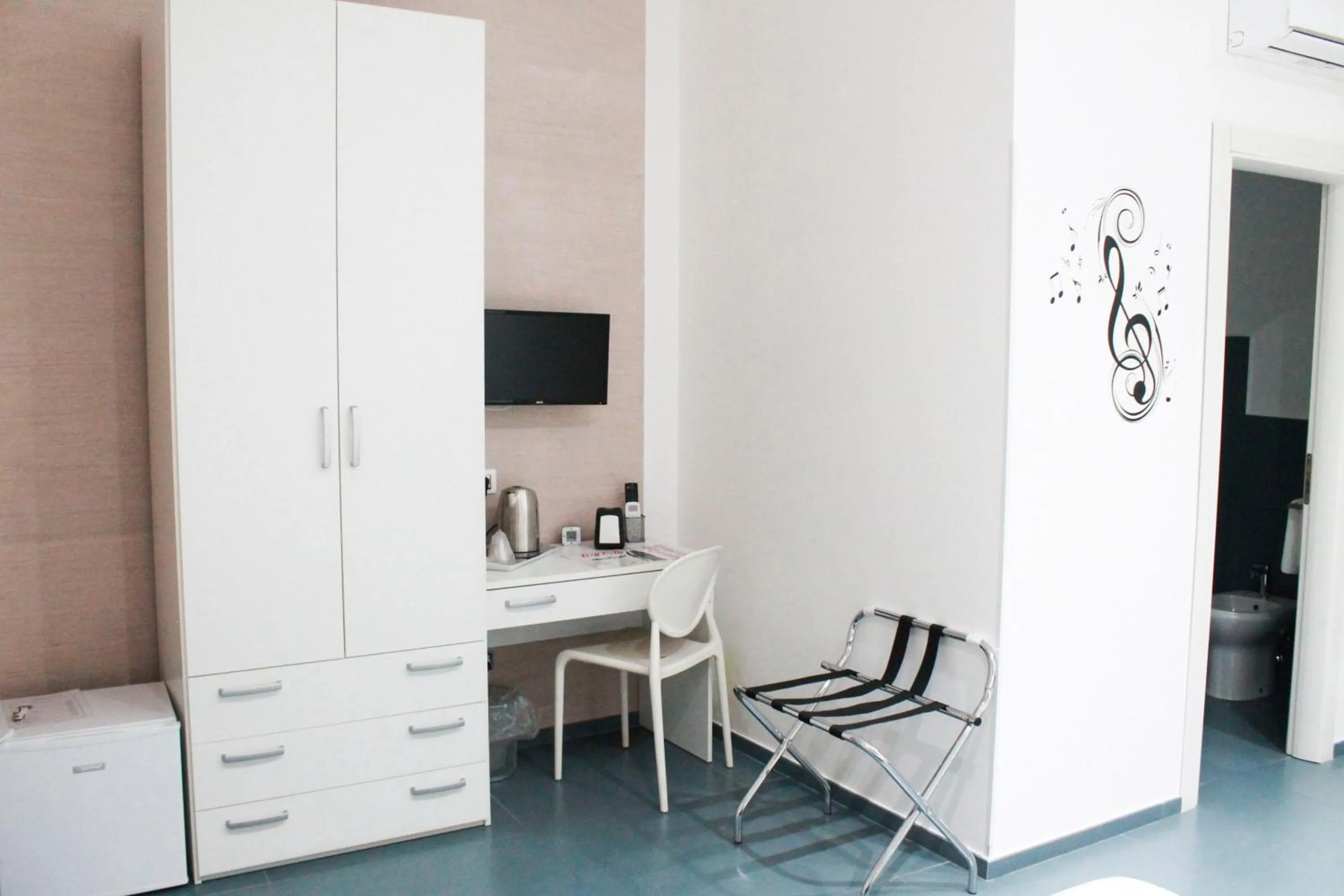 TV and multimedia in Mascalzone latino luxury rooms