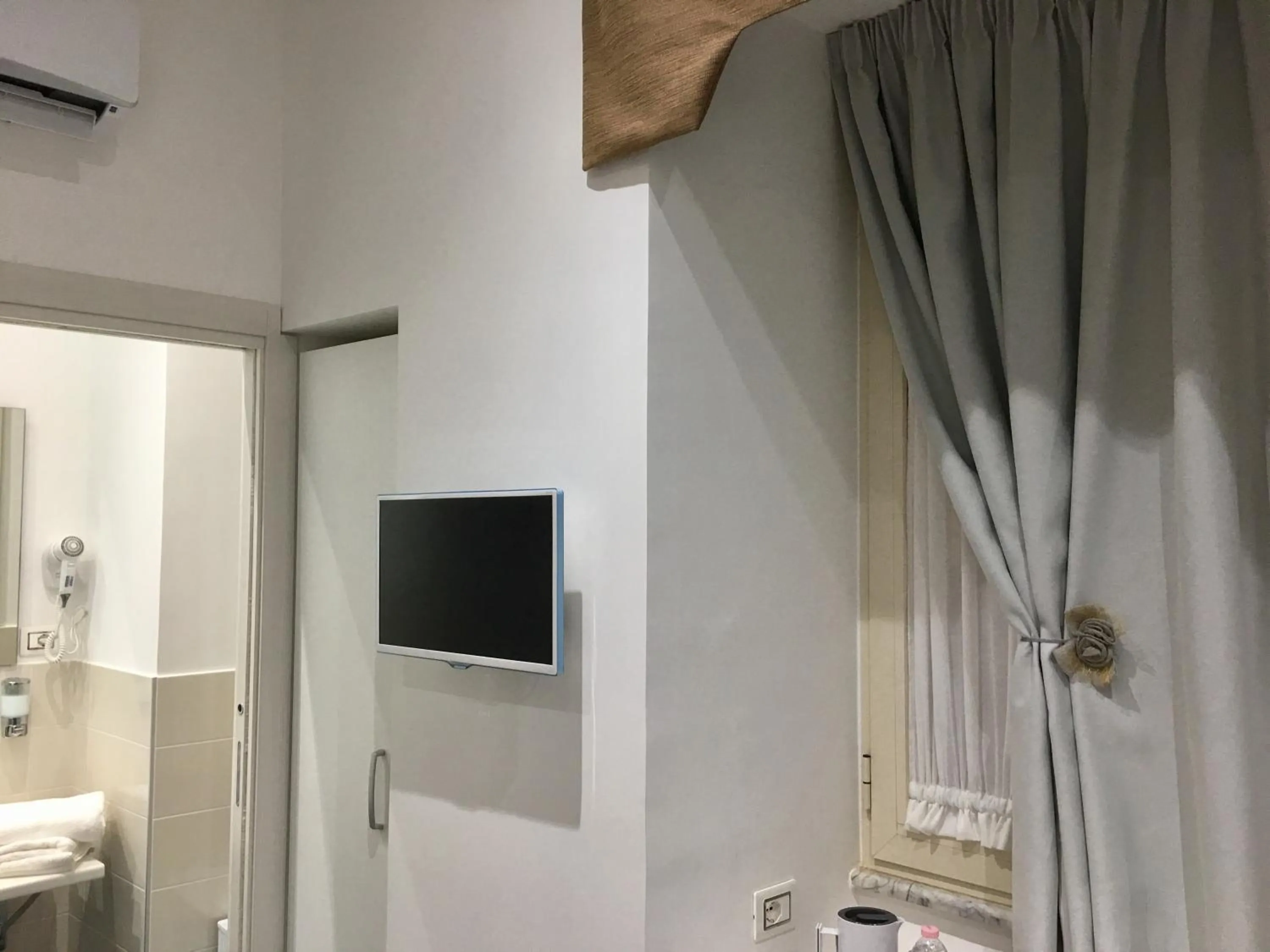 Decorative detail in Mascalzone latino luxury rooms